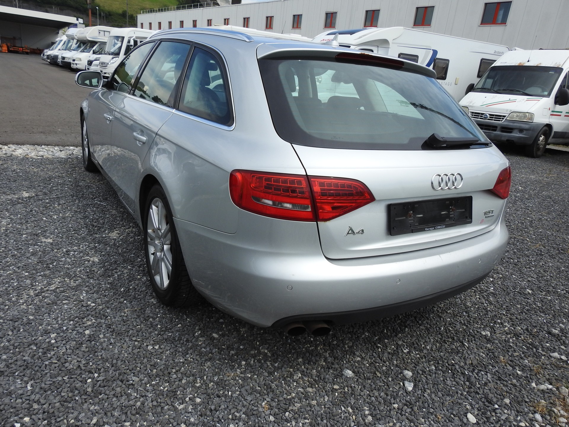 AUDI A4 Avant 1.8 TFSI Snow quattro-image-4