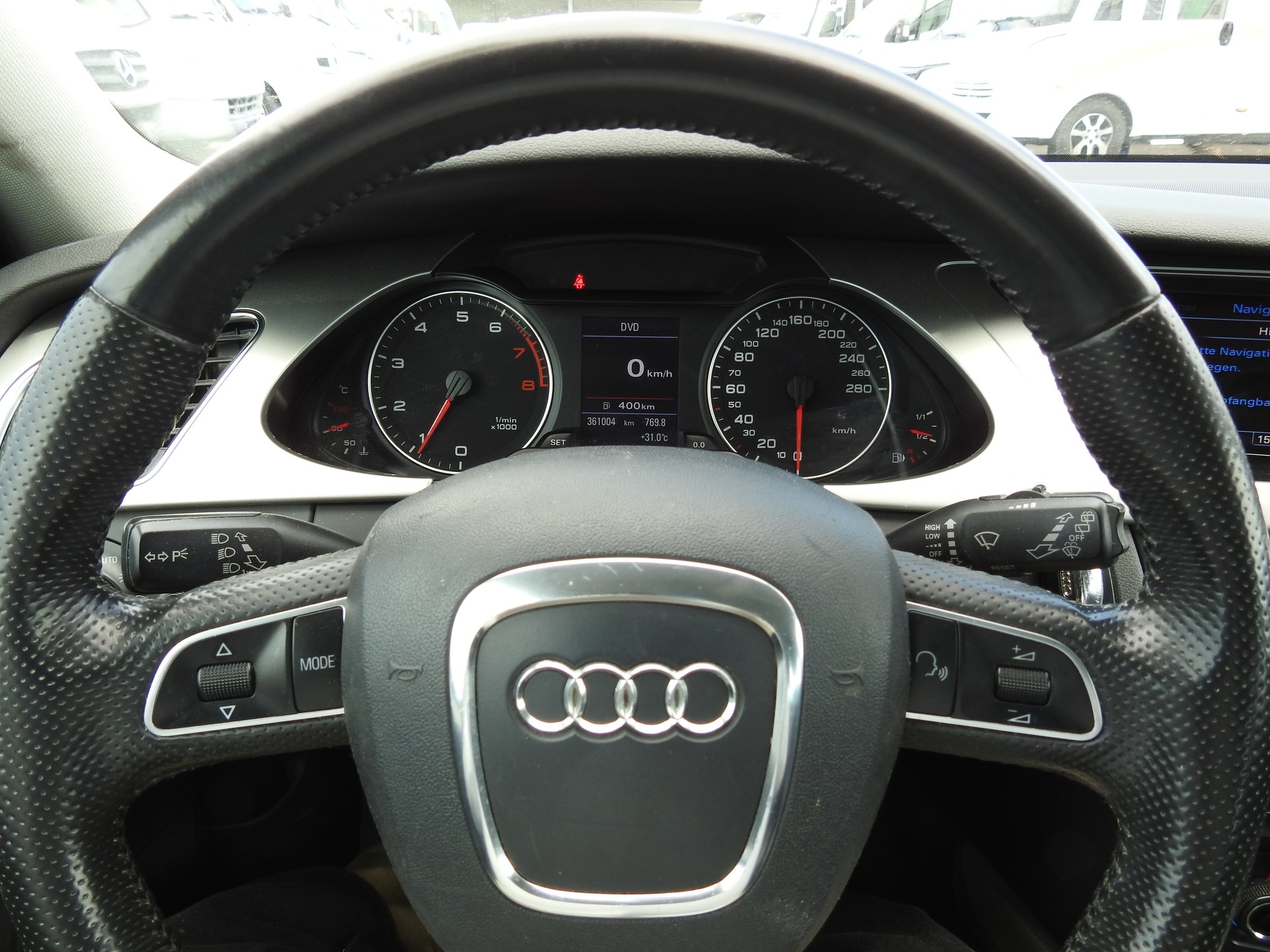 AUDI A4 Avant 1.8 TFSI Snow quattro-image-27