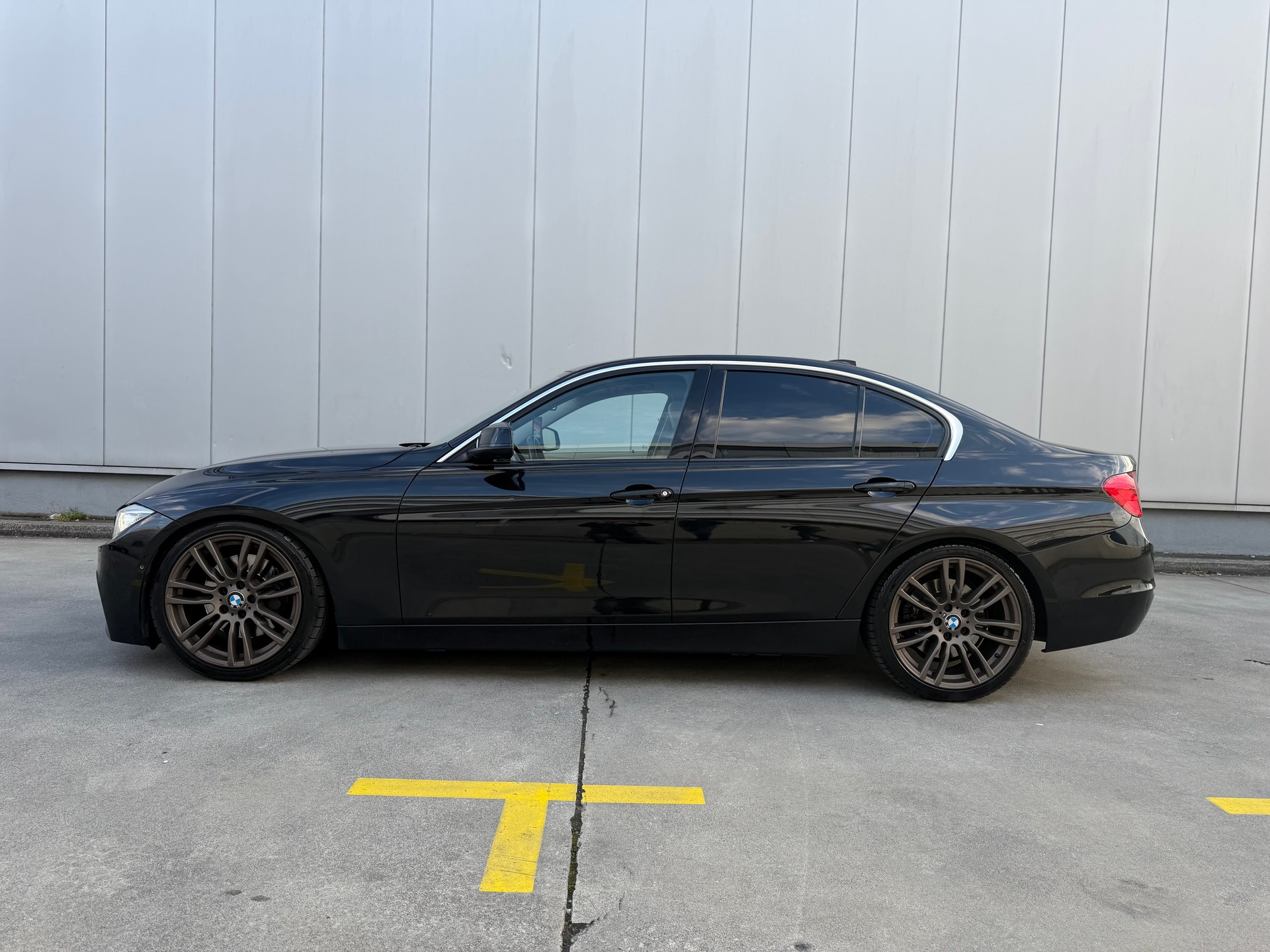 BMW 335i Luxury Line Steptronic-image-1