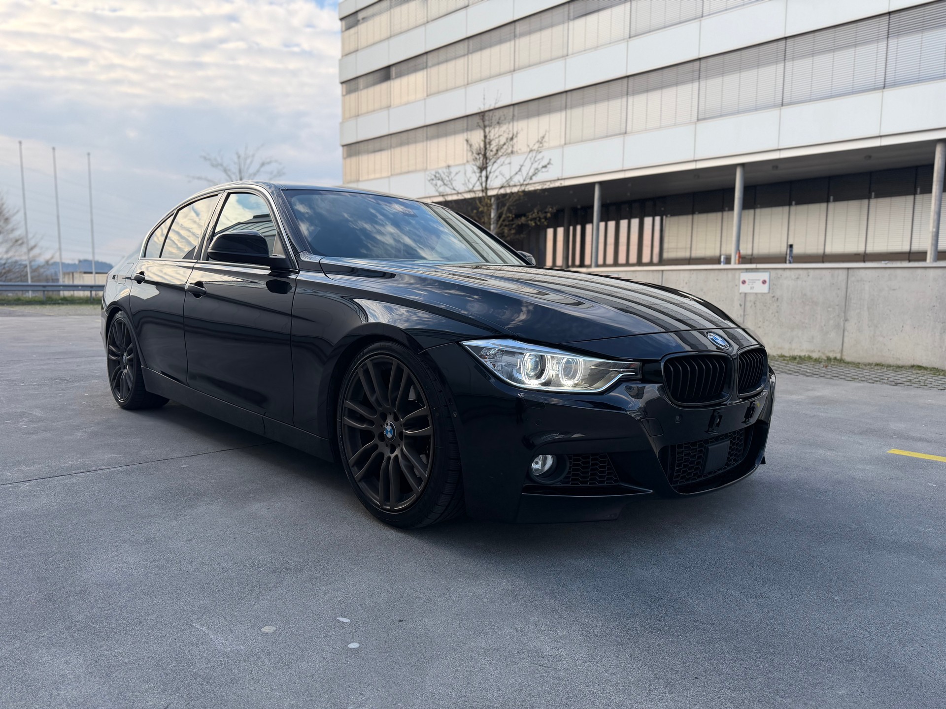 BMW 335i Luxury Line Steptronic-image-6