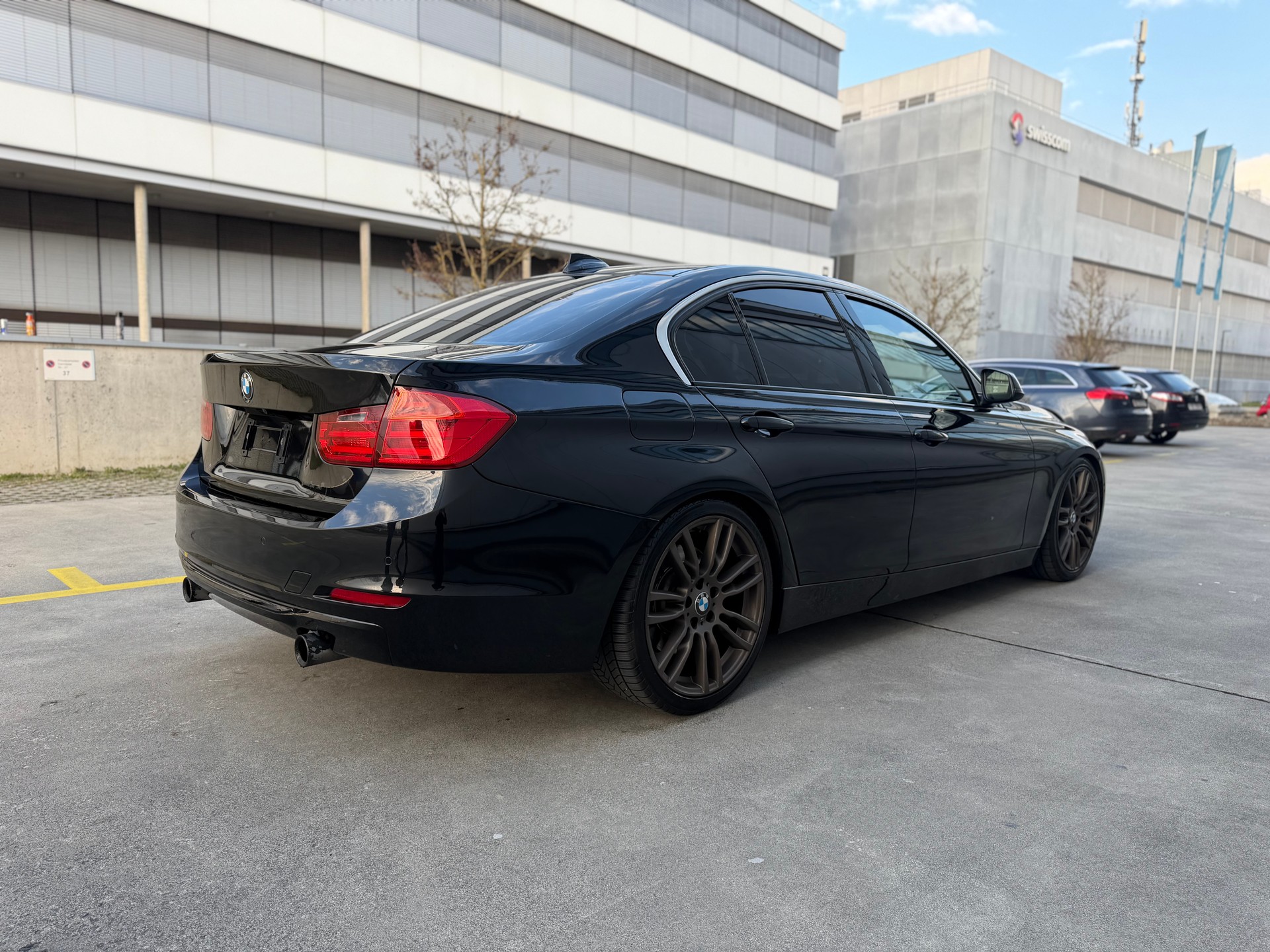 BMW 335i Luxury Line Steptronic-image-4