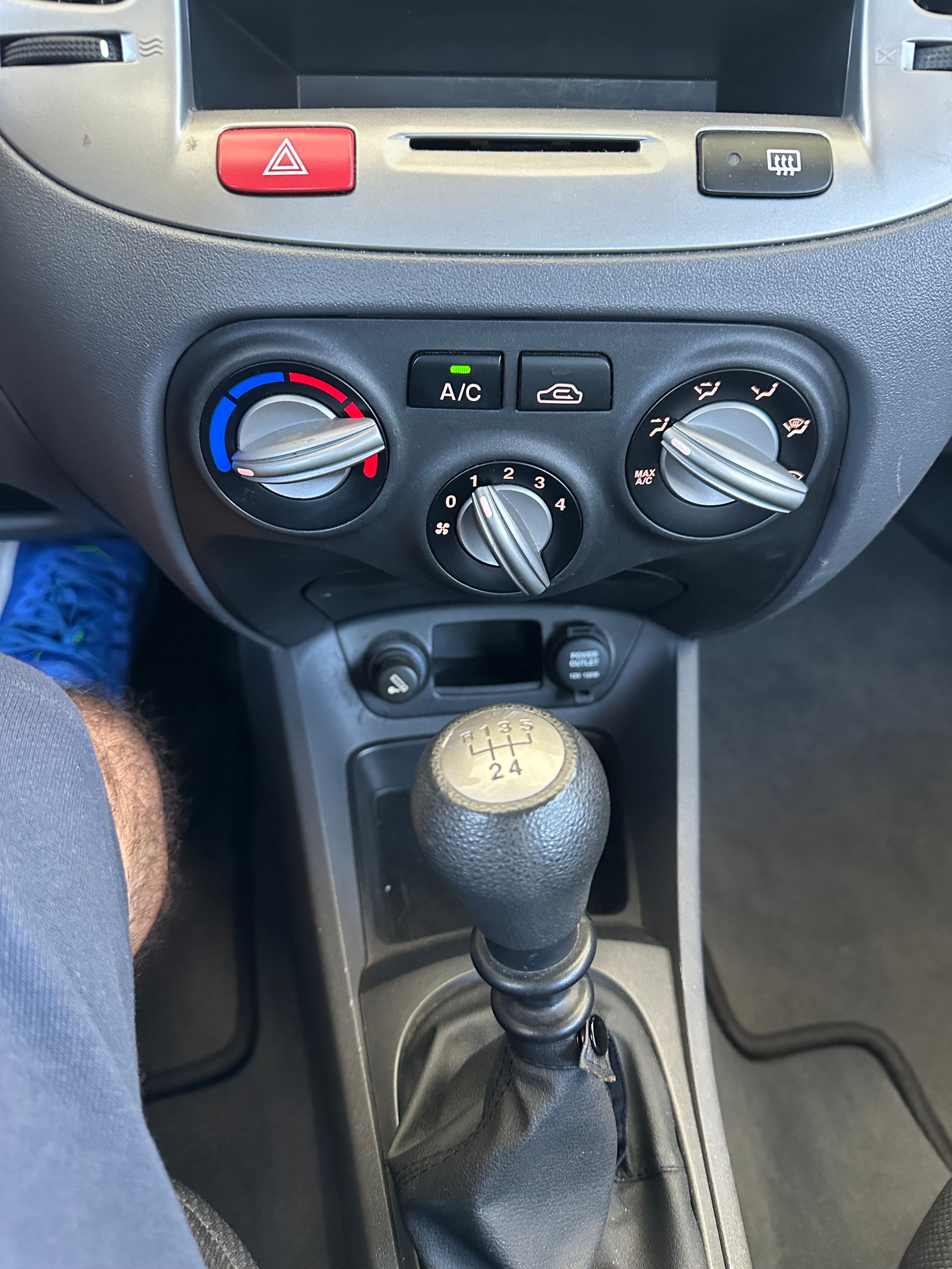 KIA Rio 1.5 CRDi Style-image-6