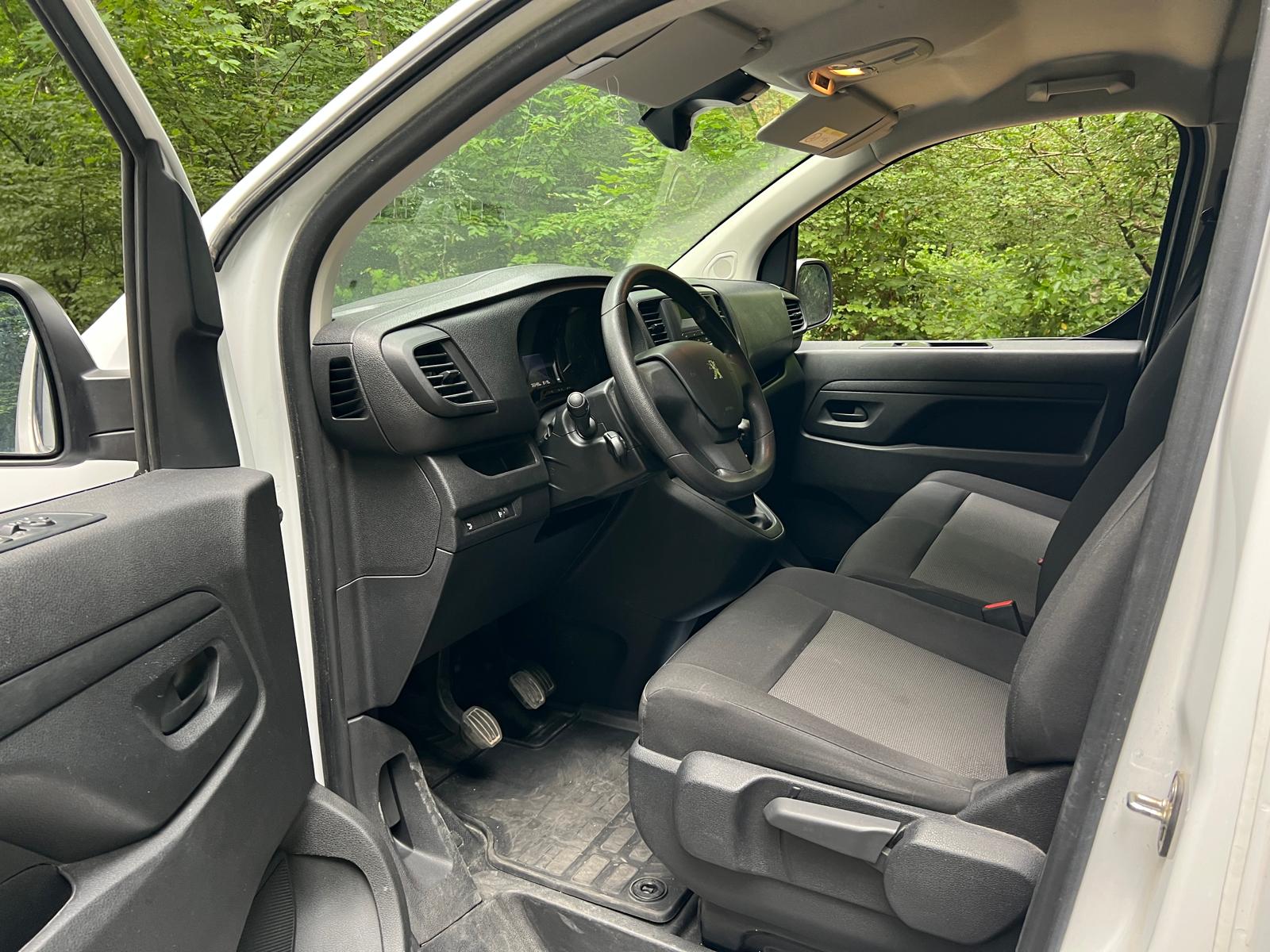 PEUGEOT Expert 1.5 BlueHDi 120 S&S Standard-image-10