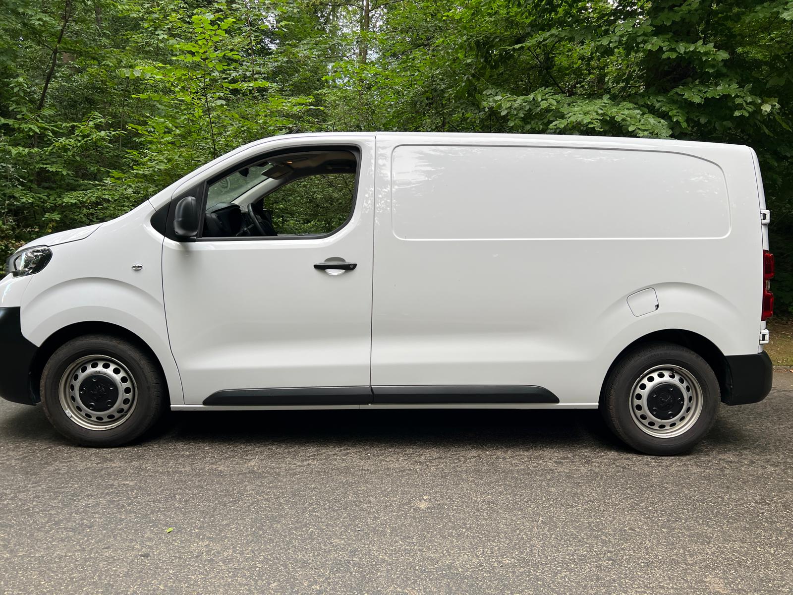 PEUGEOT Expert 1.5 BlueHDi 120 S&S Standard-image-1