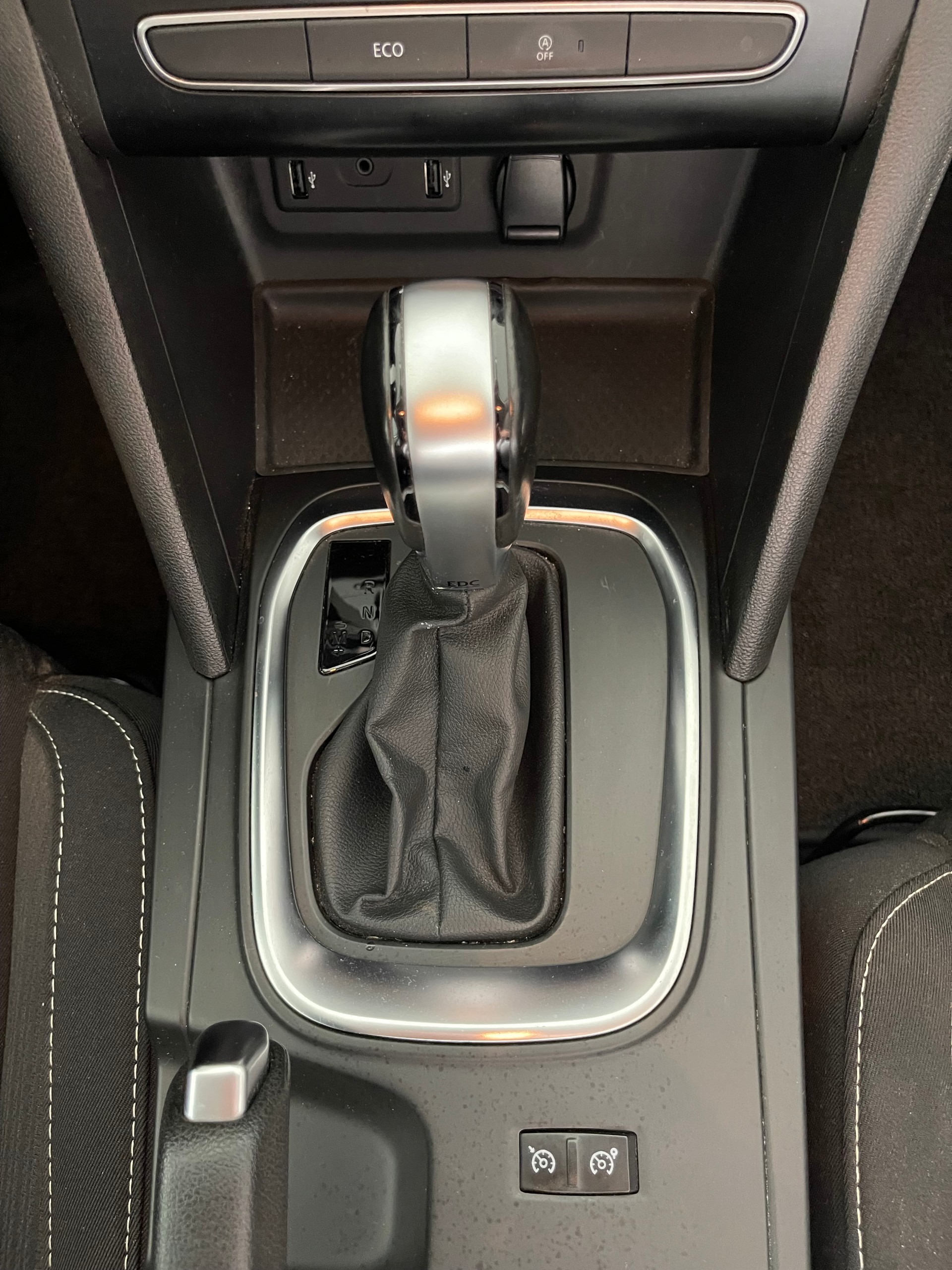 RENAULT Mégane Grandtour 1.5 dCi Business EDC-image-14