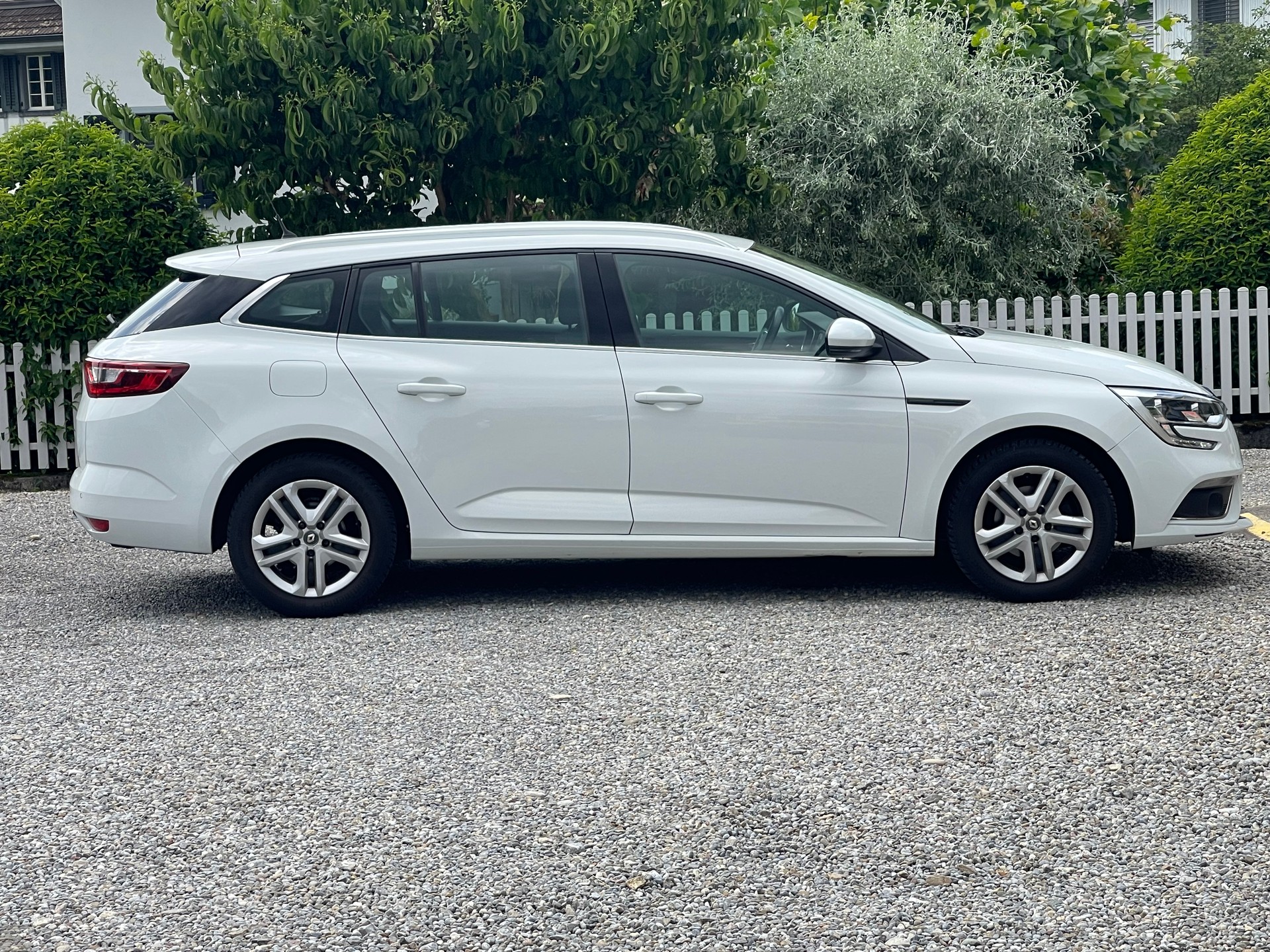 RENAULT Mégane Grandtour 1.5 dCi Business EDC-image-4