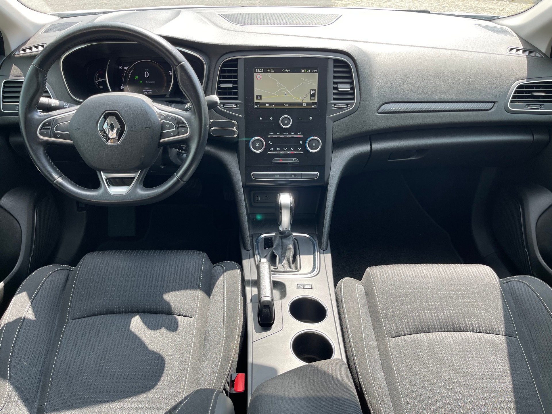 RENAULT Mégane Grandtour 1.5 dCi Business EDC-image-11