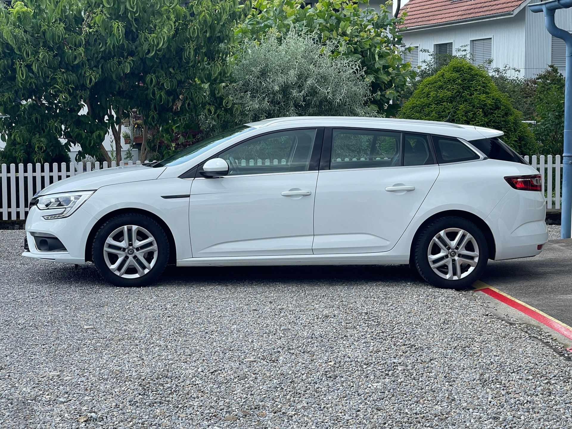RENAULT Mégane Grandtour 1.5 dCi Business EDC-image-3