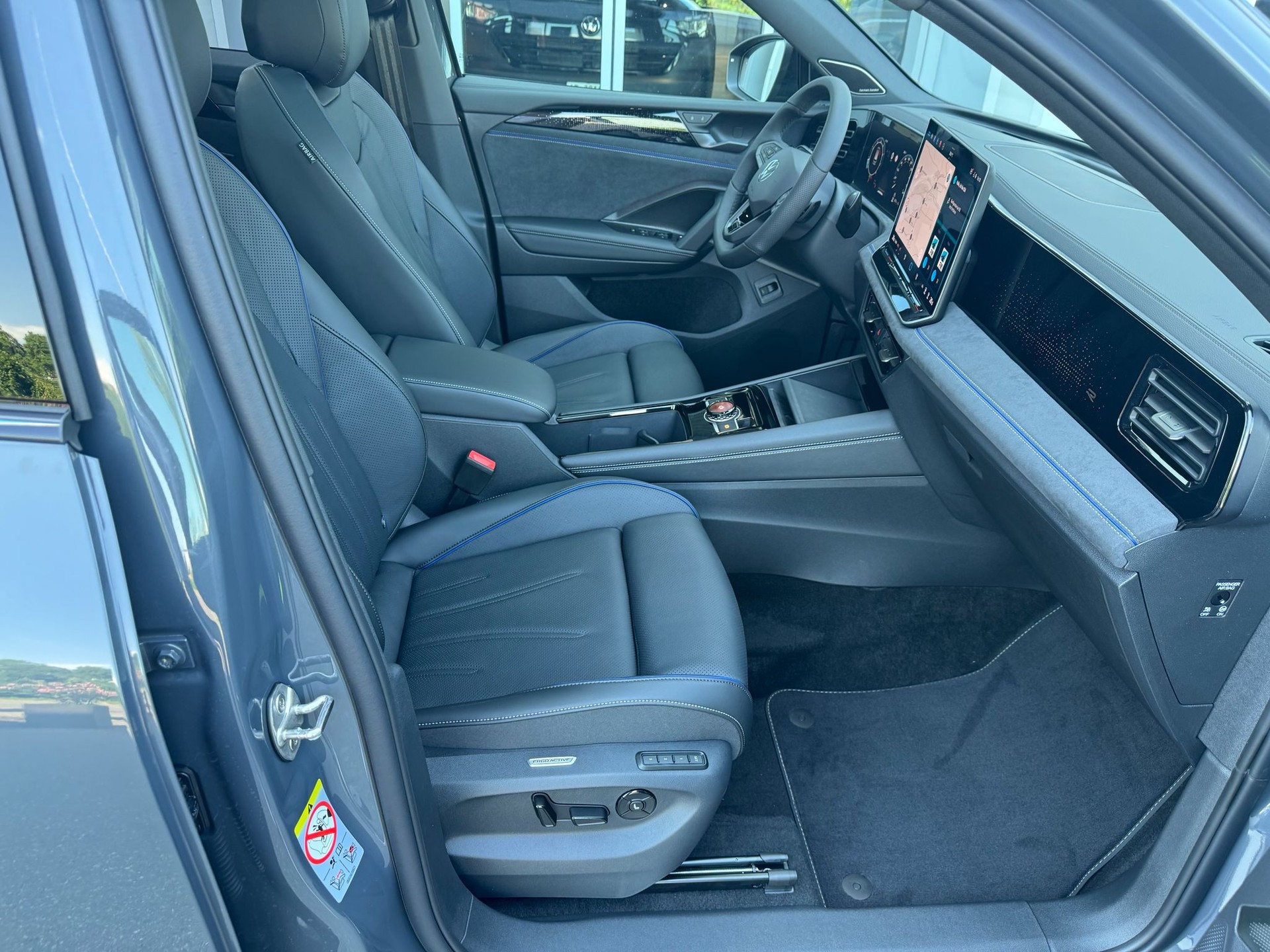 VW Tiguan 2.0 TSI DSG R-Line Plus 4Motion-image-2