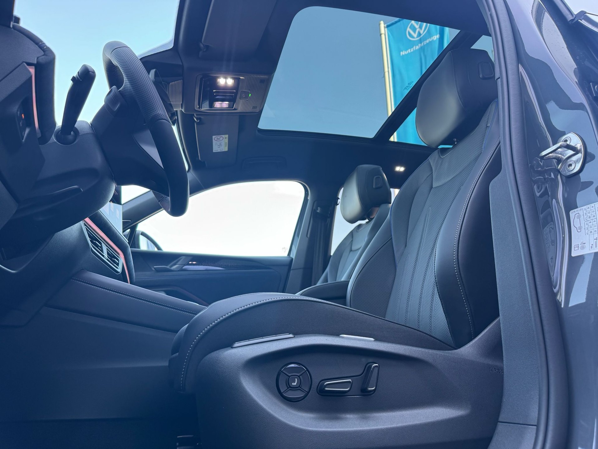 VW Tiguan 2.0 TSI DSG R-Line Plus 4Motion-image-9