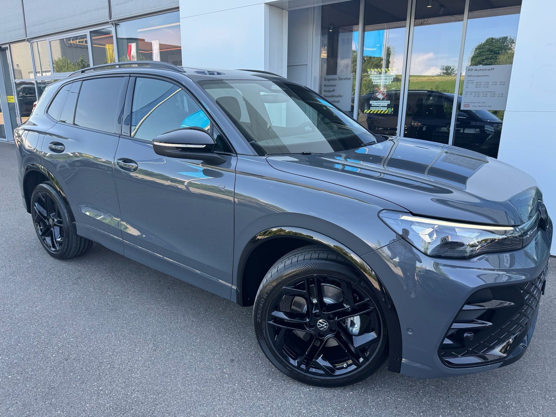VW Tiguan 2.0 TSI DSG R-Line Plus 4Motion-image-1