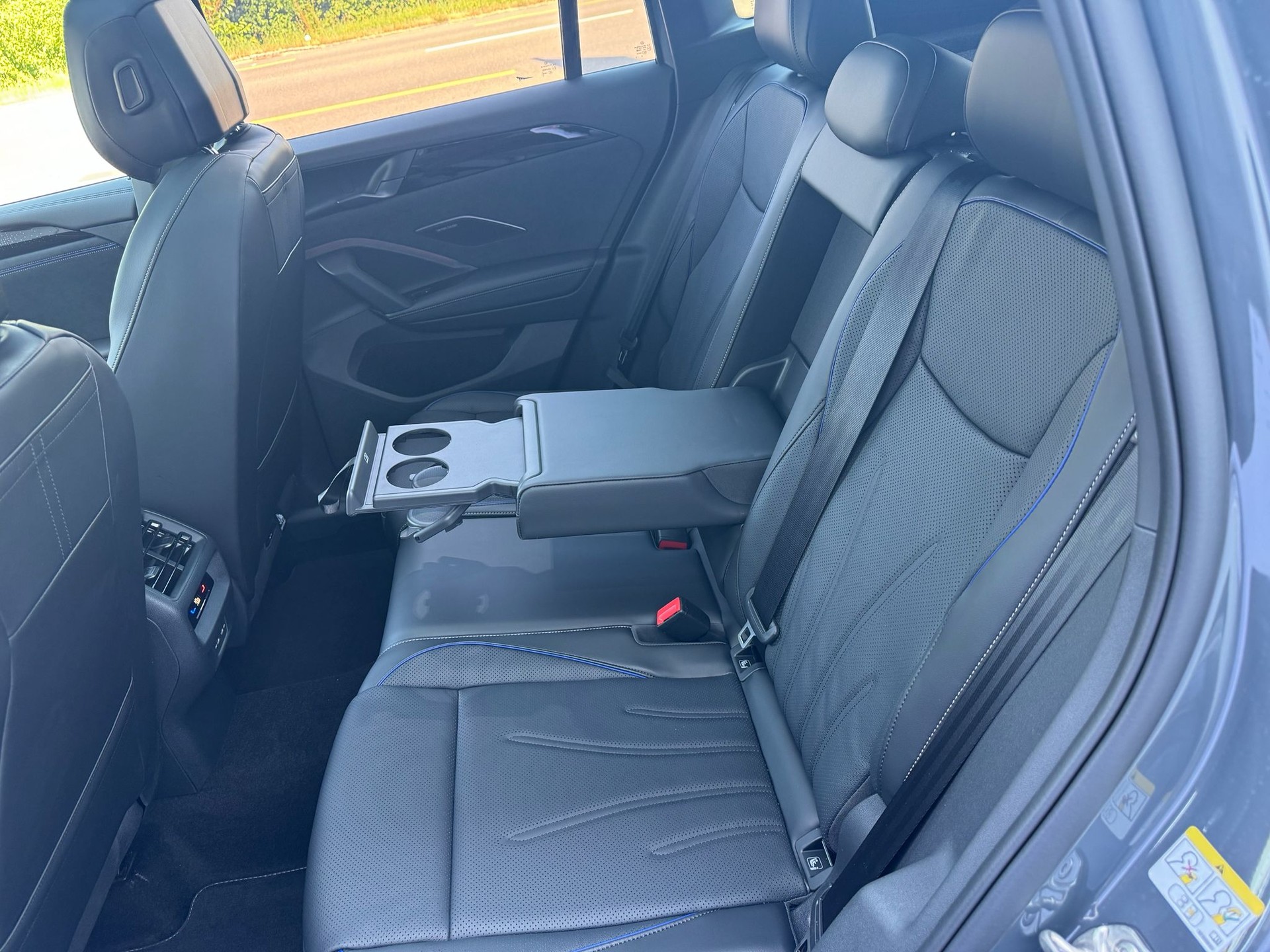 VW Tiguan 2.0 TSI DSG R-Line Plus 4Motion-image-7