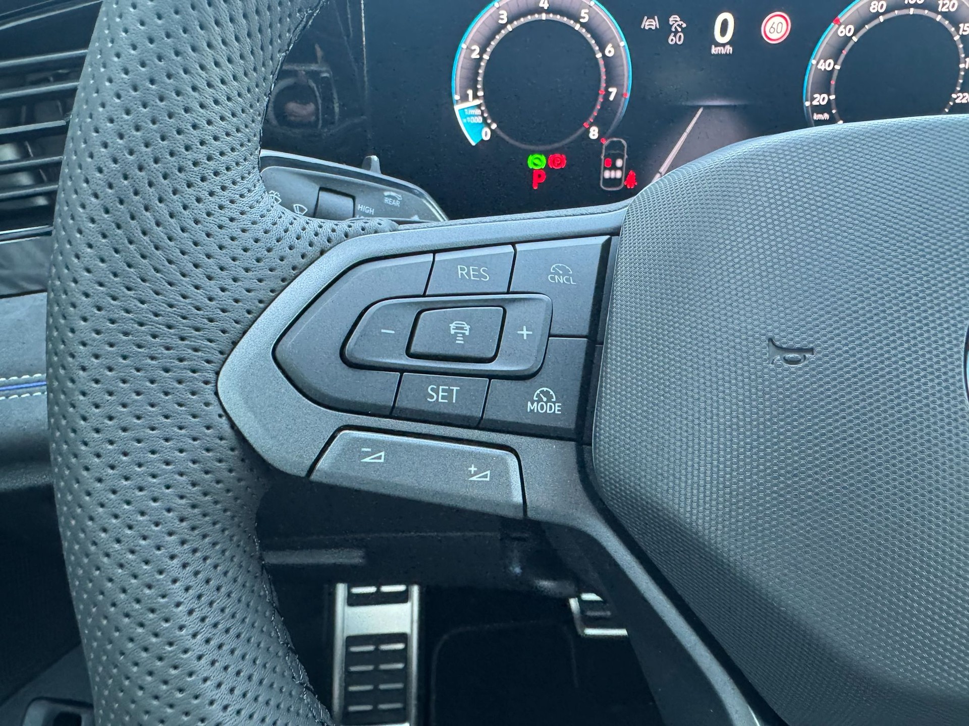 VW Tiguan 2.0 TSI DSG R-Line Plus 4Motion-image-11