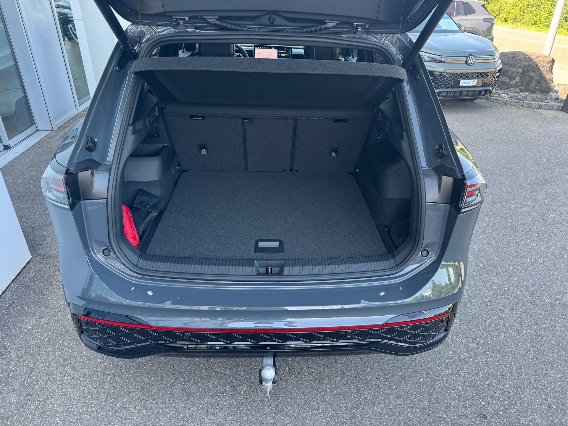 VW Tiguan 2.0 TSI DSG R-Line Plus 4Motion-image-4