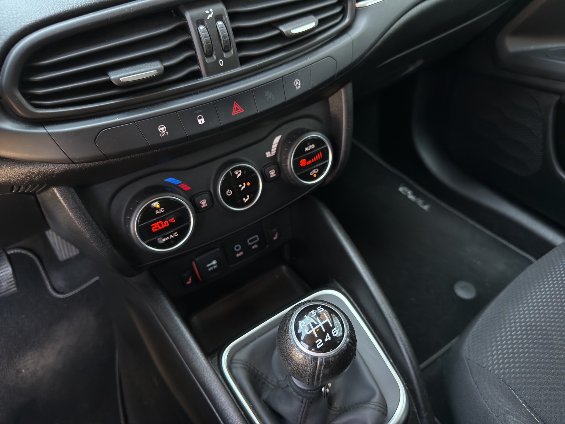 FIAT Tipo 1.4TJet Lounge-image-17