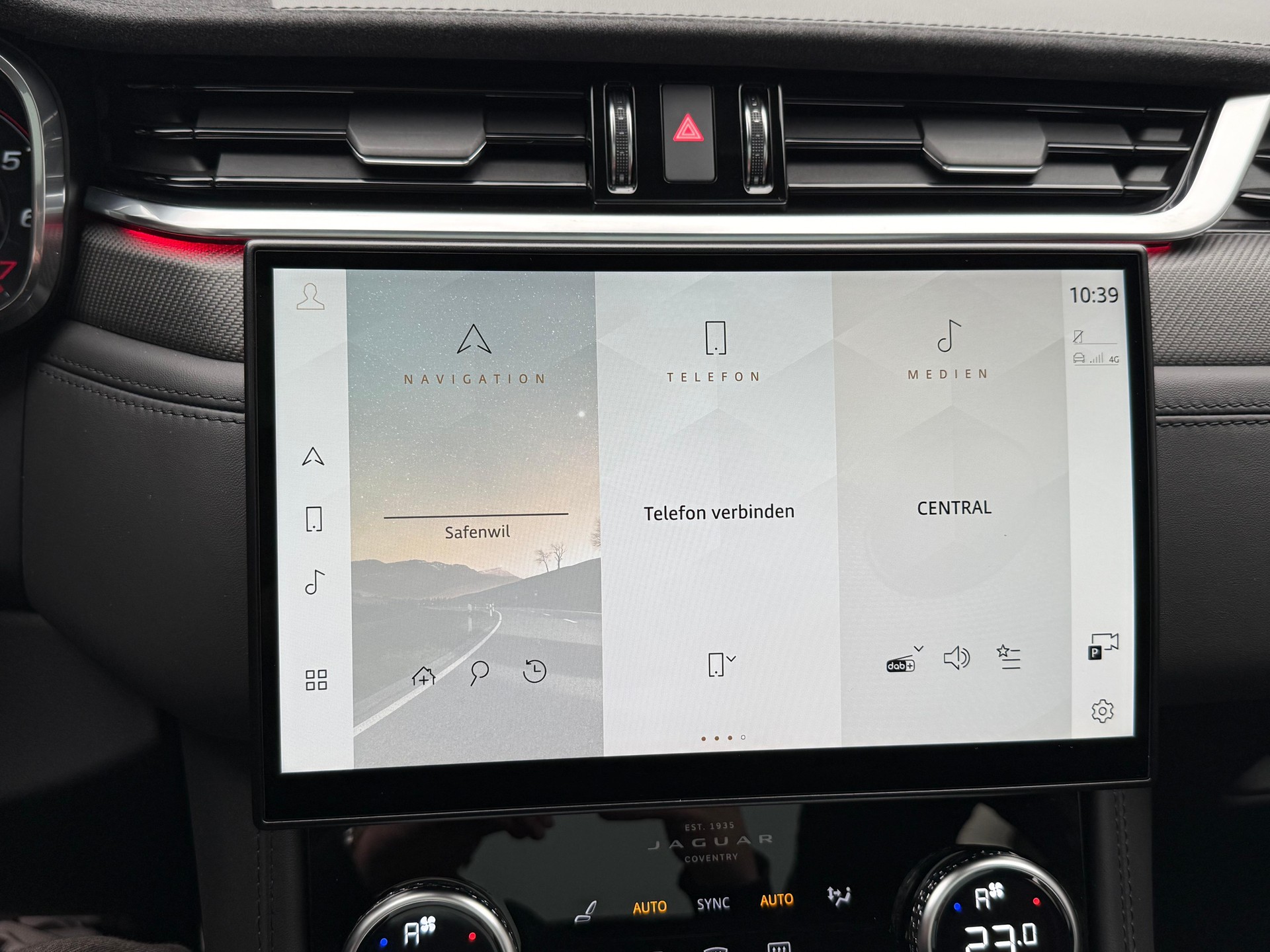 JAGUAR F-Pace 5.0 V8 SVR AWD-image-13