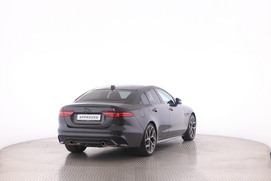 JAGUAR XE 2.0 T 300 Sport AWD-image-1