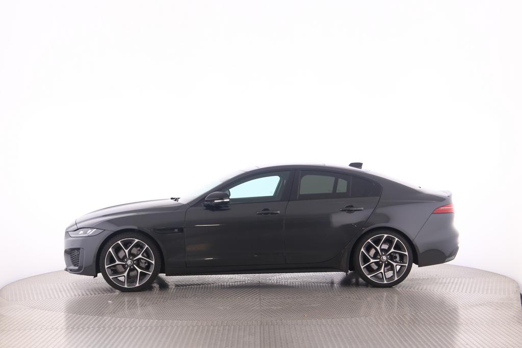 JAGUAR XE 2.0 T 300 Sport AWD-image-2