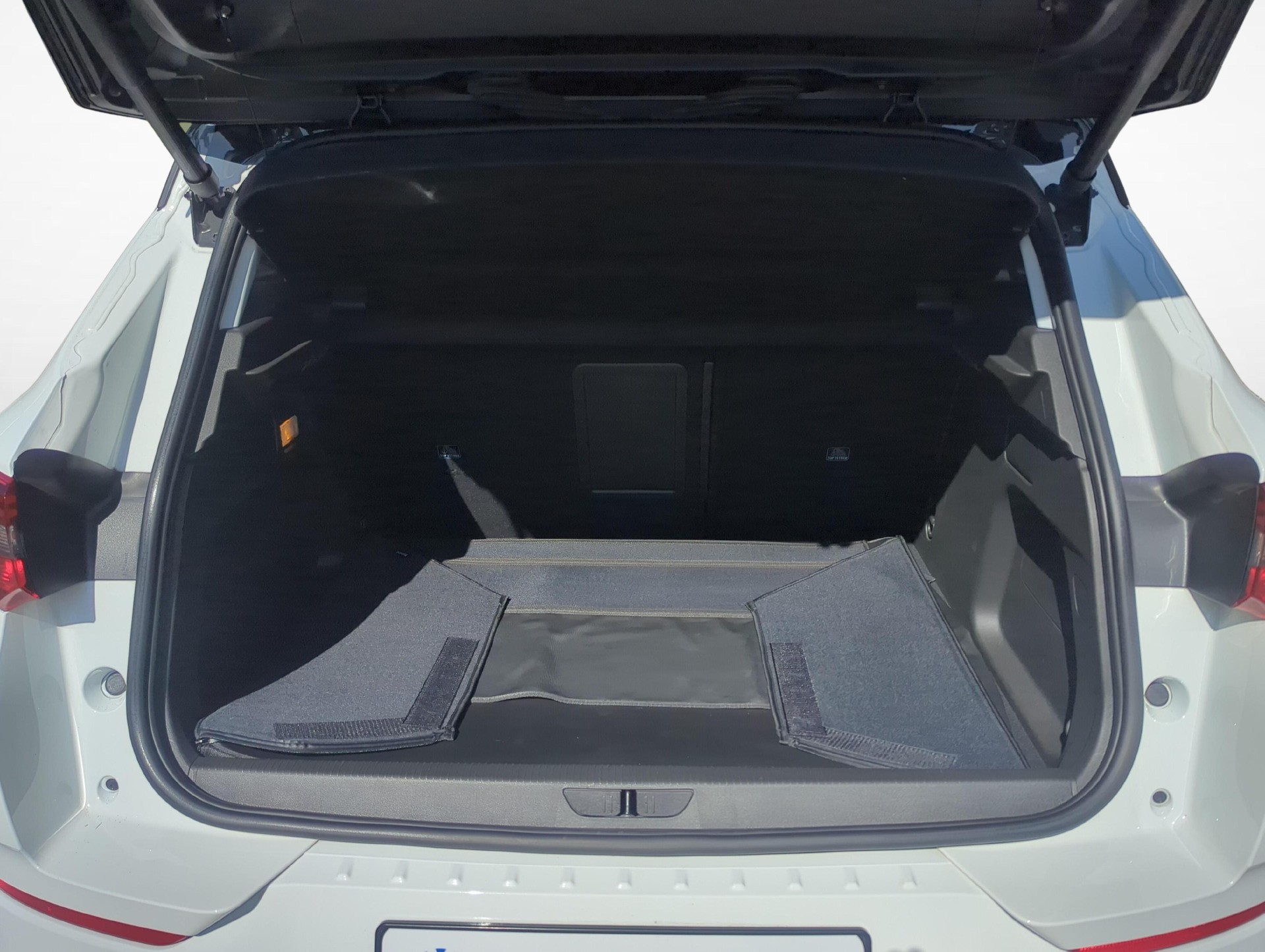 OPEL Grandland 1.6 T PHEV GSE, Anhängevorrichtung-image-11