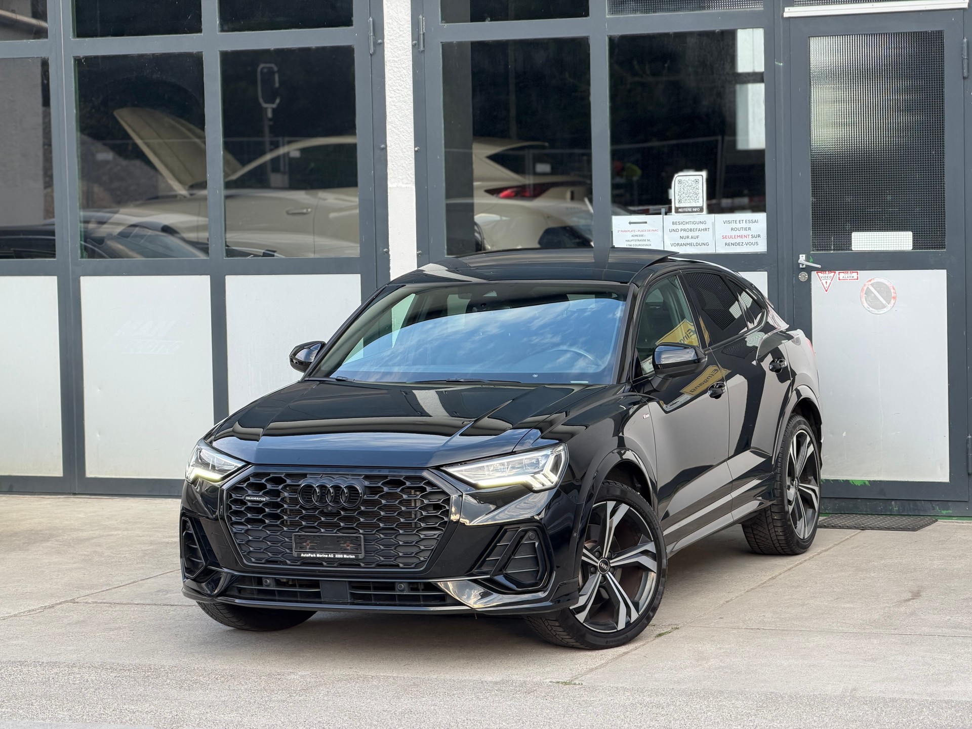 AUDI Q3 Sportback 40 TFSI S line quattro S-tronic-image-0