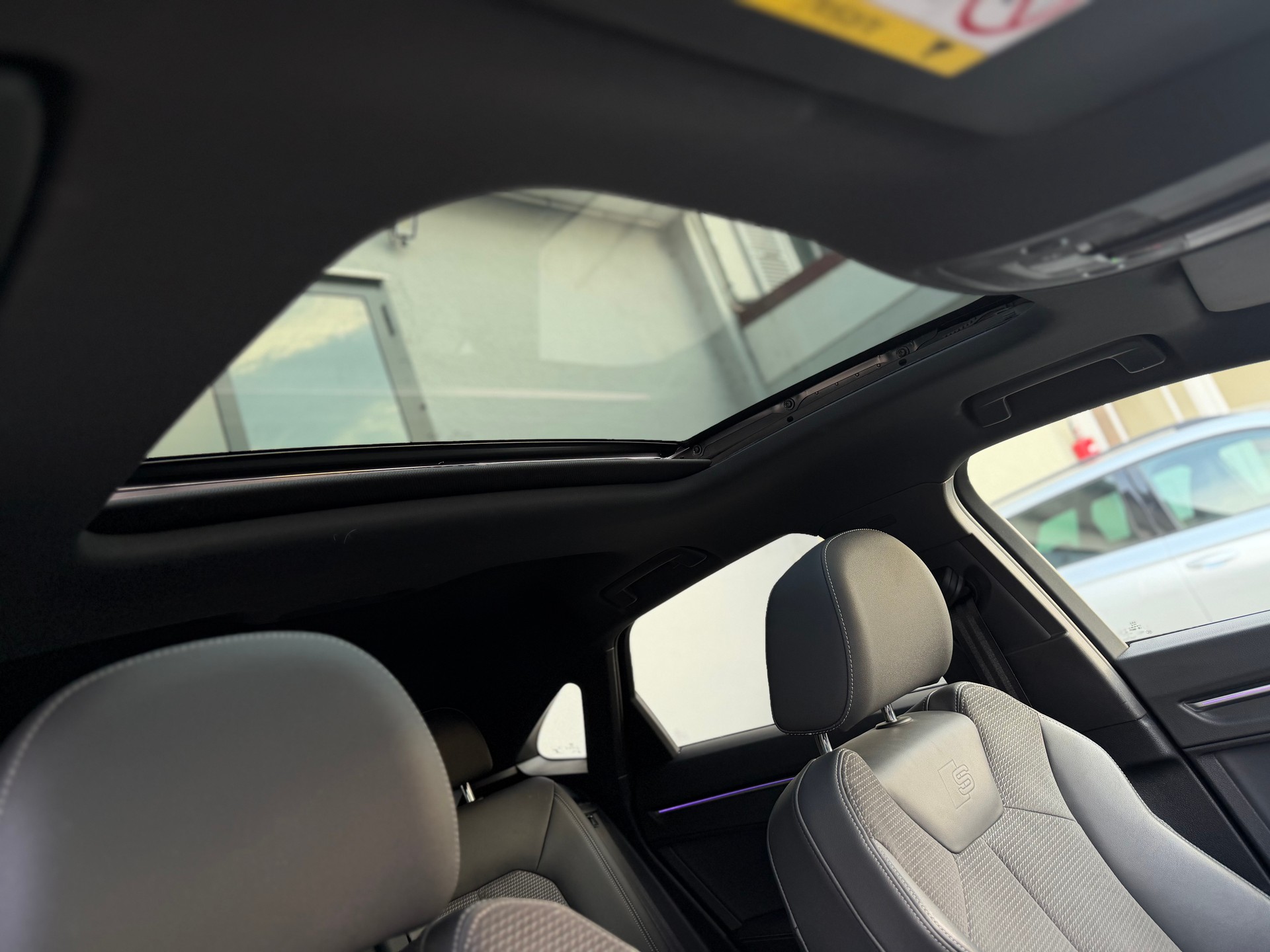 AUDI Q3 Sportback 40 TFSI S line quattro S-tronic-image-19
