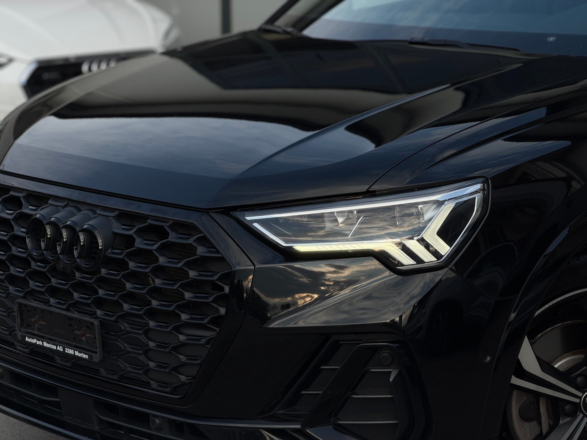 AUDI Q3 Sportback 40 TFSI S line quattro S-tronic-image-7