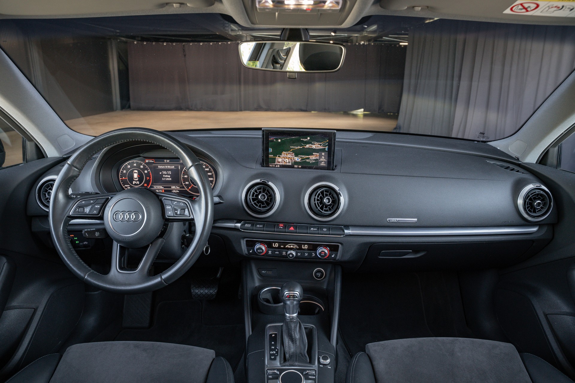 AUDI A3 Sportback 35 TFSI S-tronic-image-14