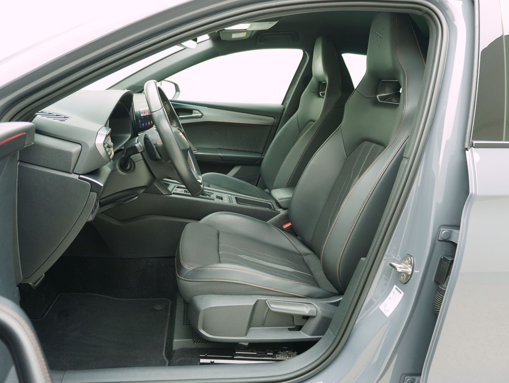 CUPRA Leon 2.0 TSI DSG VZ-image-9