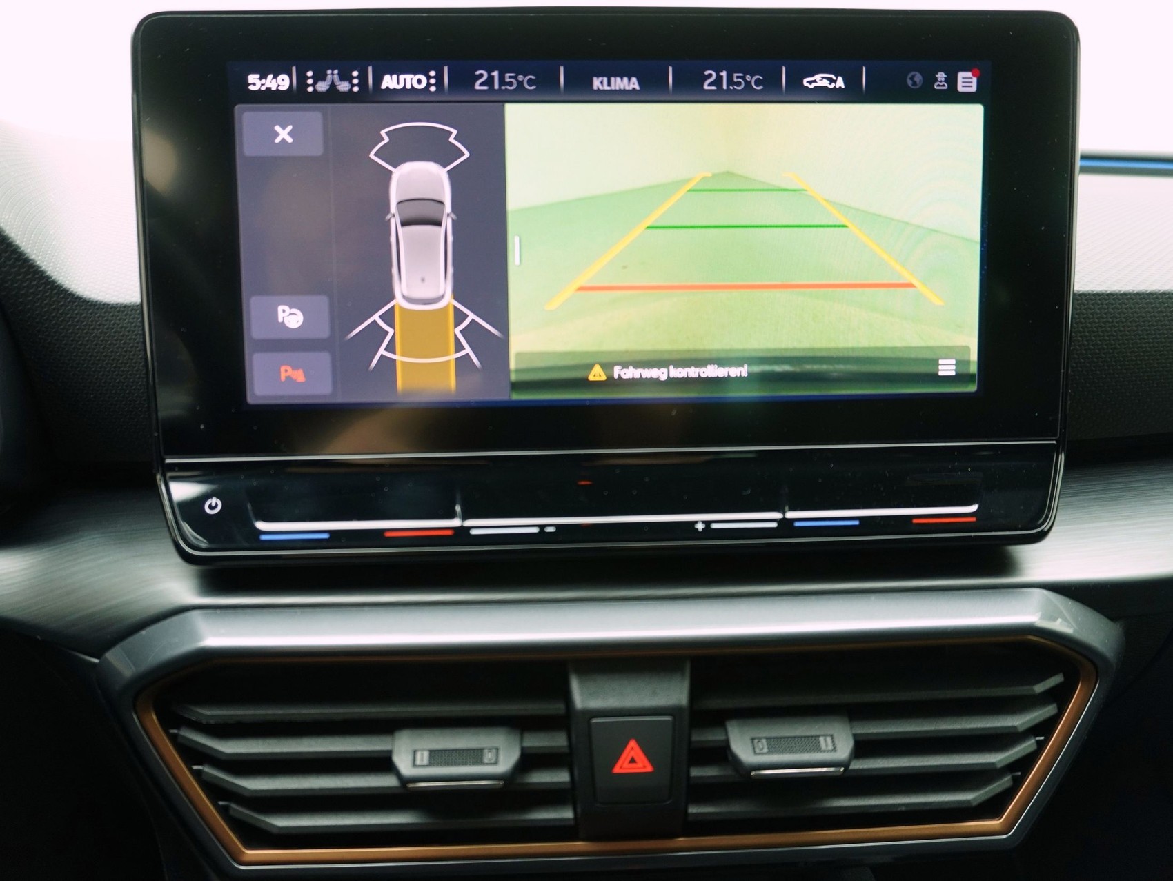 CUPRA Leon 2.0 TSI DSG VZ-image-23
