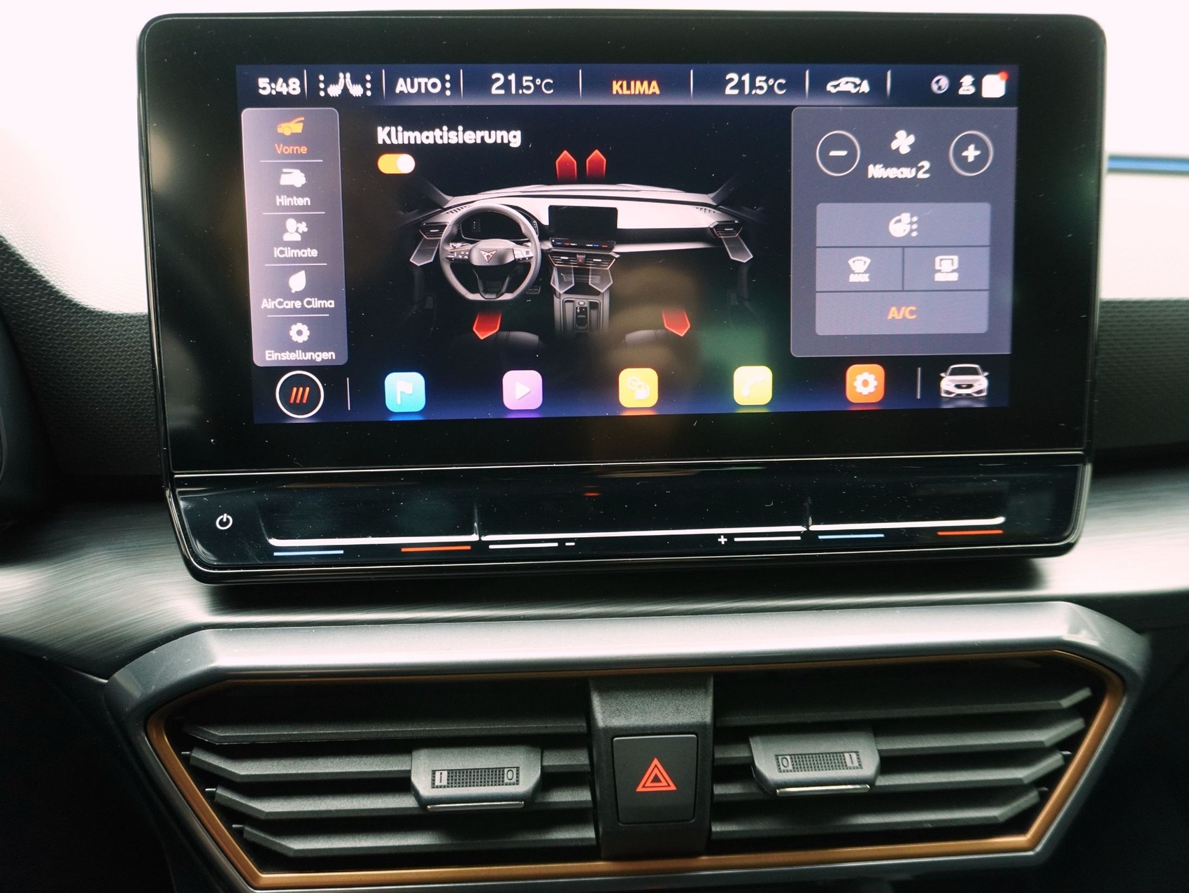 CUPRA Leon 2.0 TSI DSG VZ-image-22