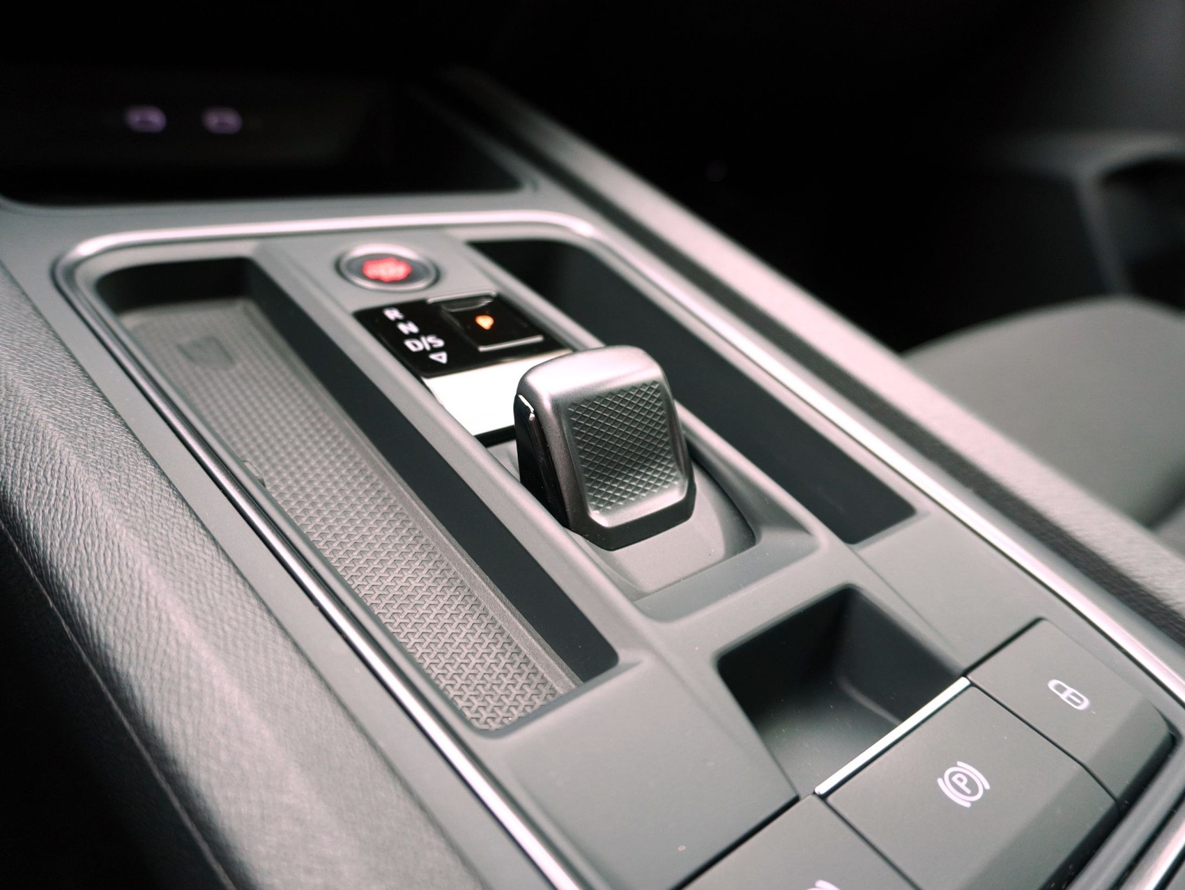 CUPRA Leon 2.0 TSI DSG VZ-image-18