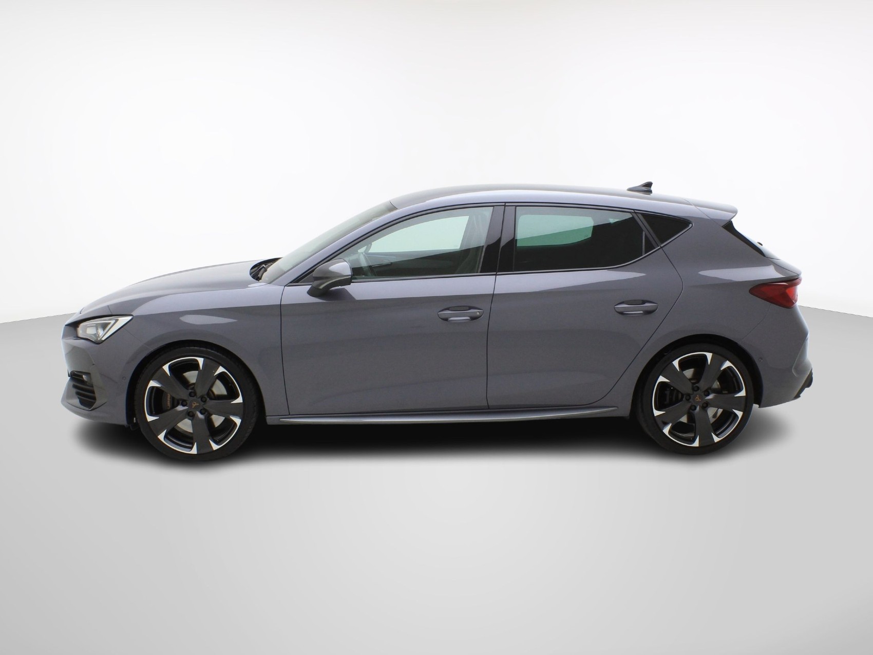 CUPRA Leon 2.0 TSI DSG VZ-image-2