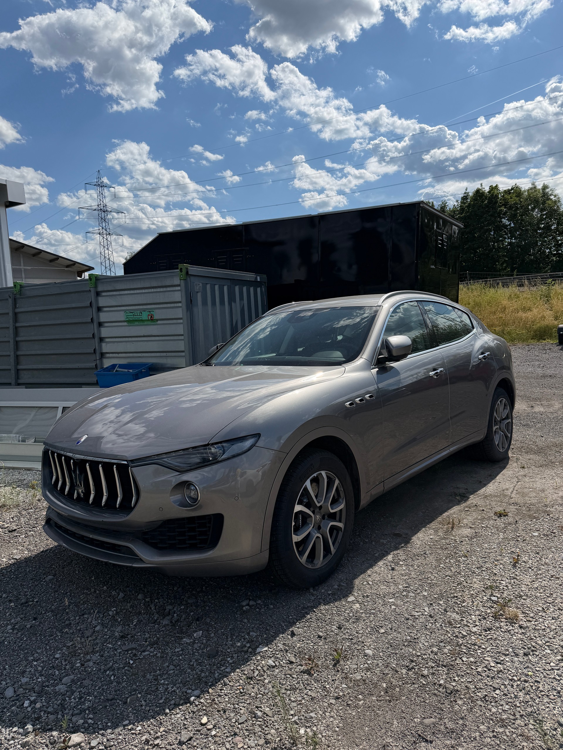 MASERATI LEVANTE-image-0