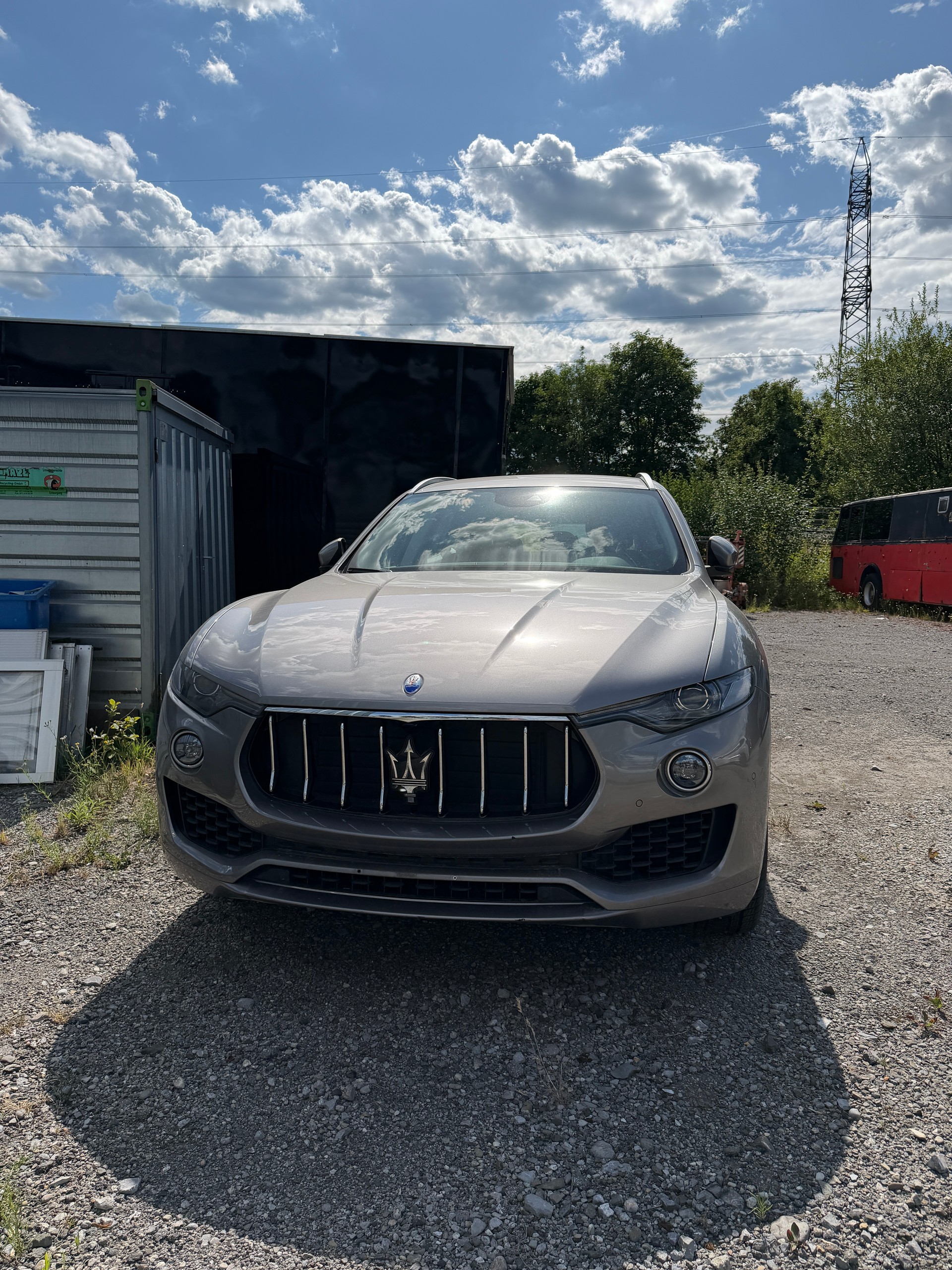 MASERATI LEVANTE-image-1