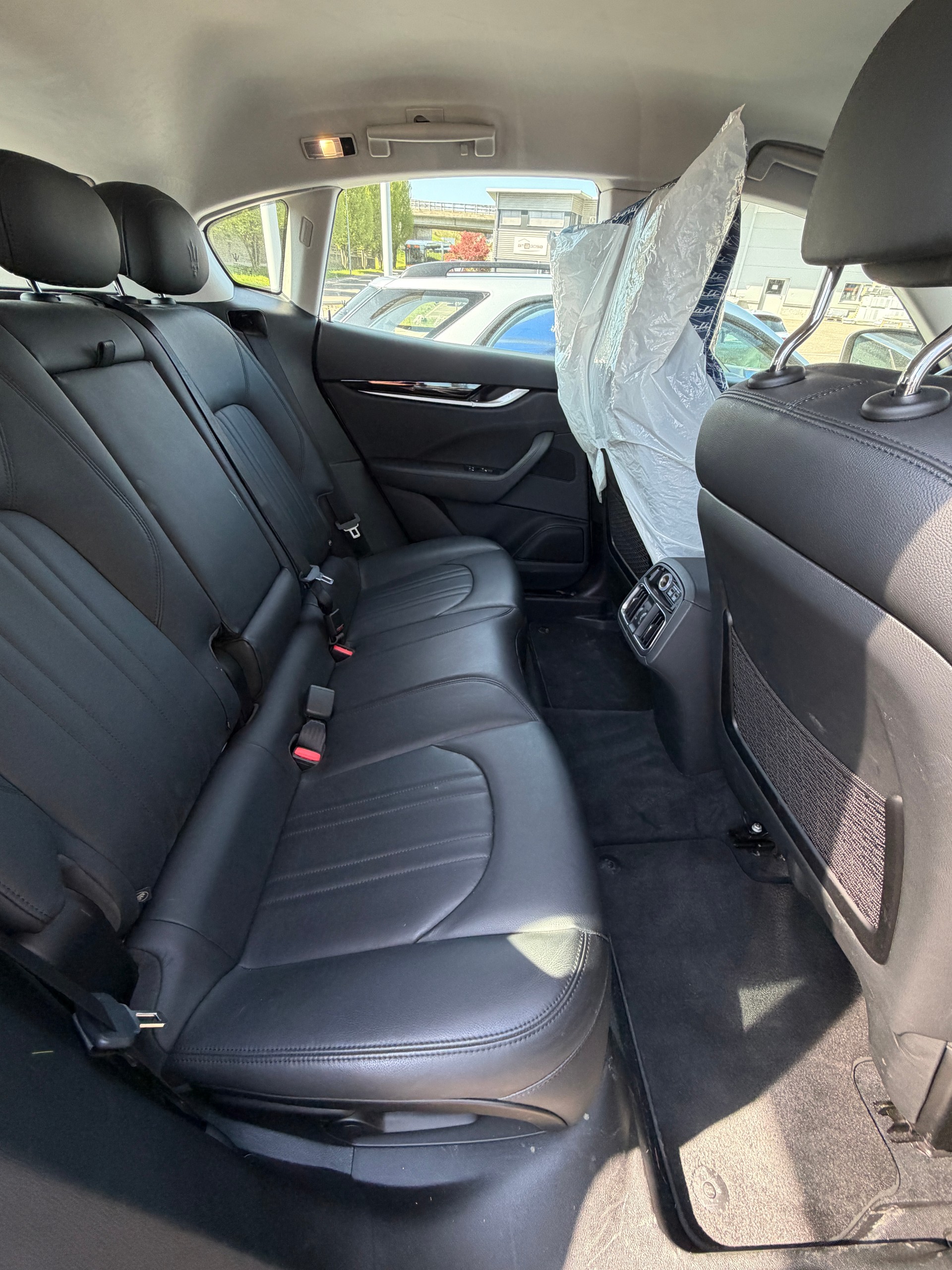 MASERATI LEVANTE-image-5