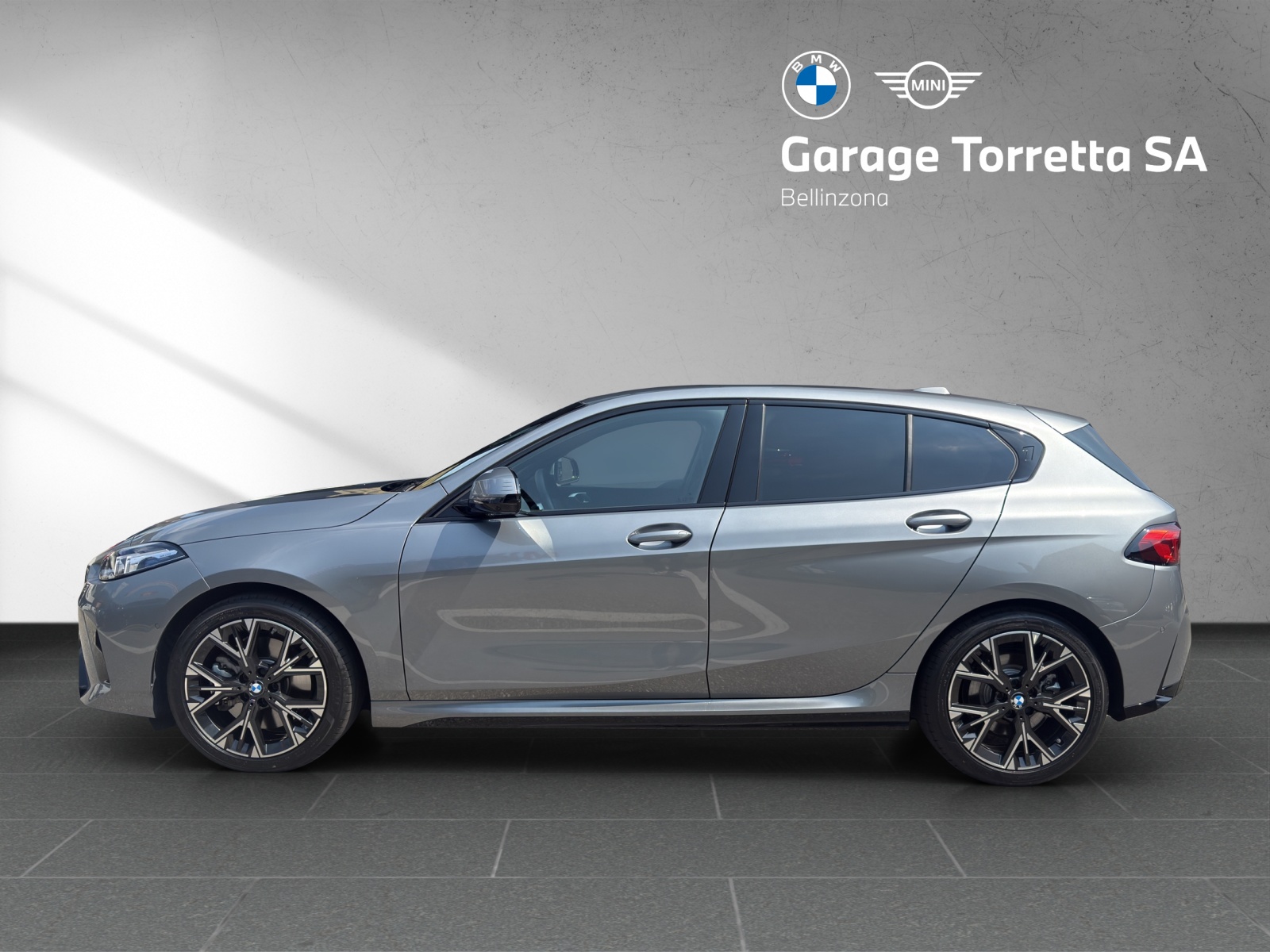 BMW 123 xDrive M Sport Steptronic-image-1