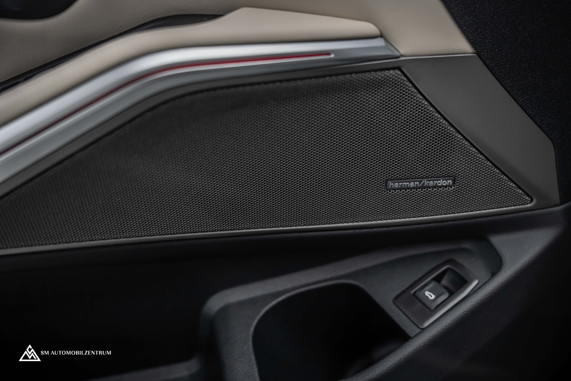 BMW M3 Competition xDrive Touring / Laserlight / 360° / Sitzbelüftung / Carbon Fibre-image-11