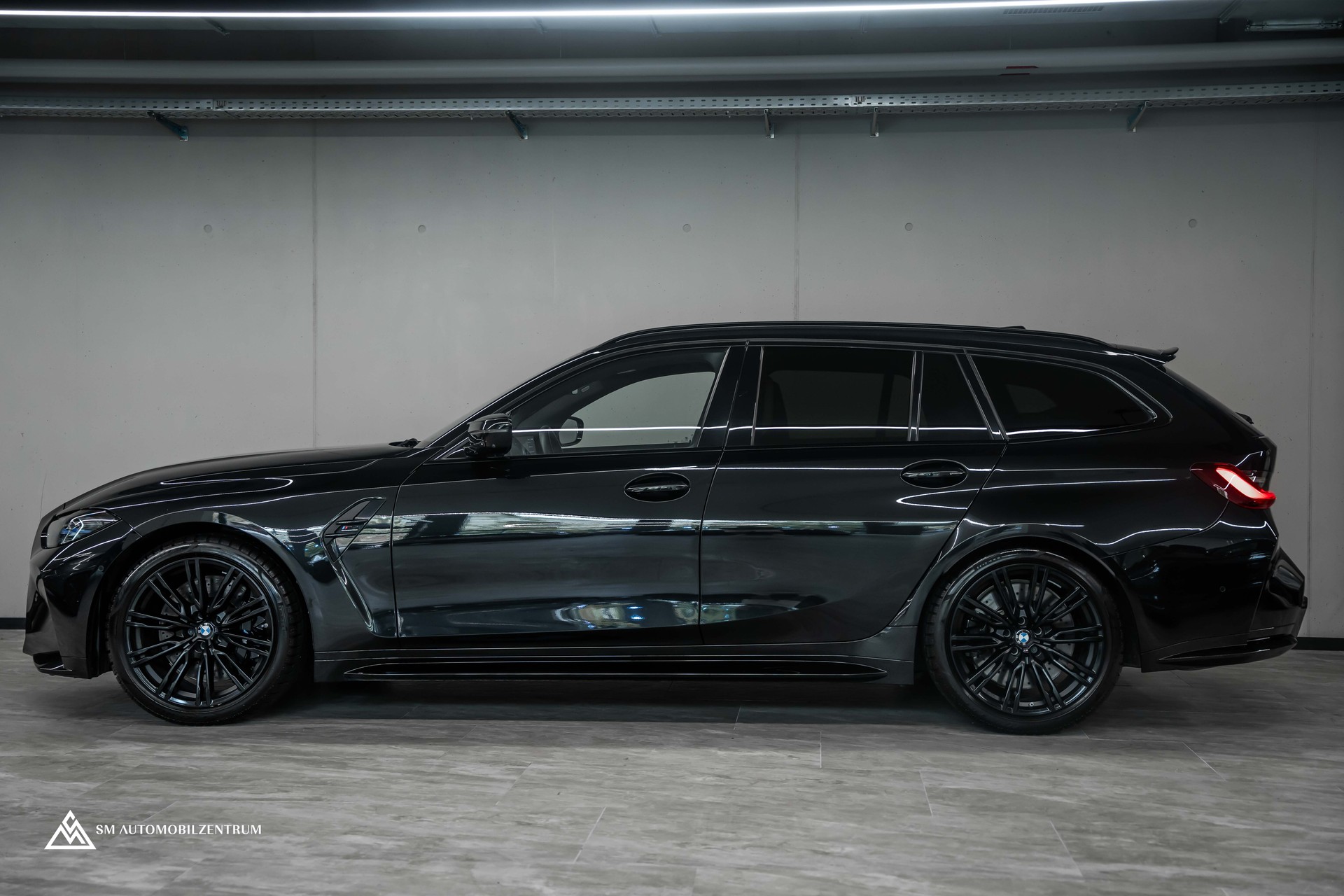 BMW M3 Competition xDrive Touring / Laserlight / 360° / Sitzbelüftung / Carbon Fibre-showroom-element-2