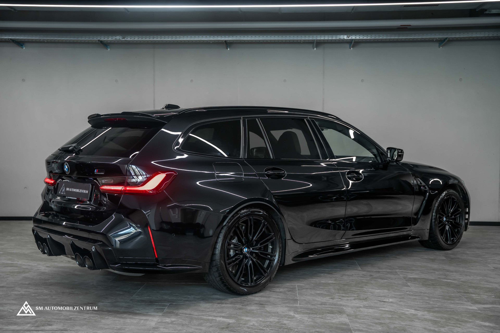 BMW M3 Competition xDrive Touring / Laserlight / 360° / Sitzbelüftung / Carbon Fibre-image-28