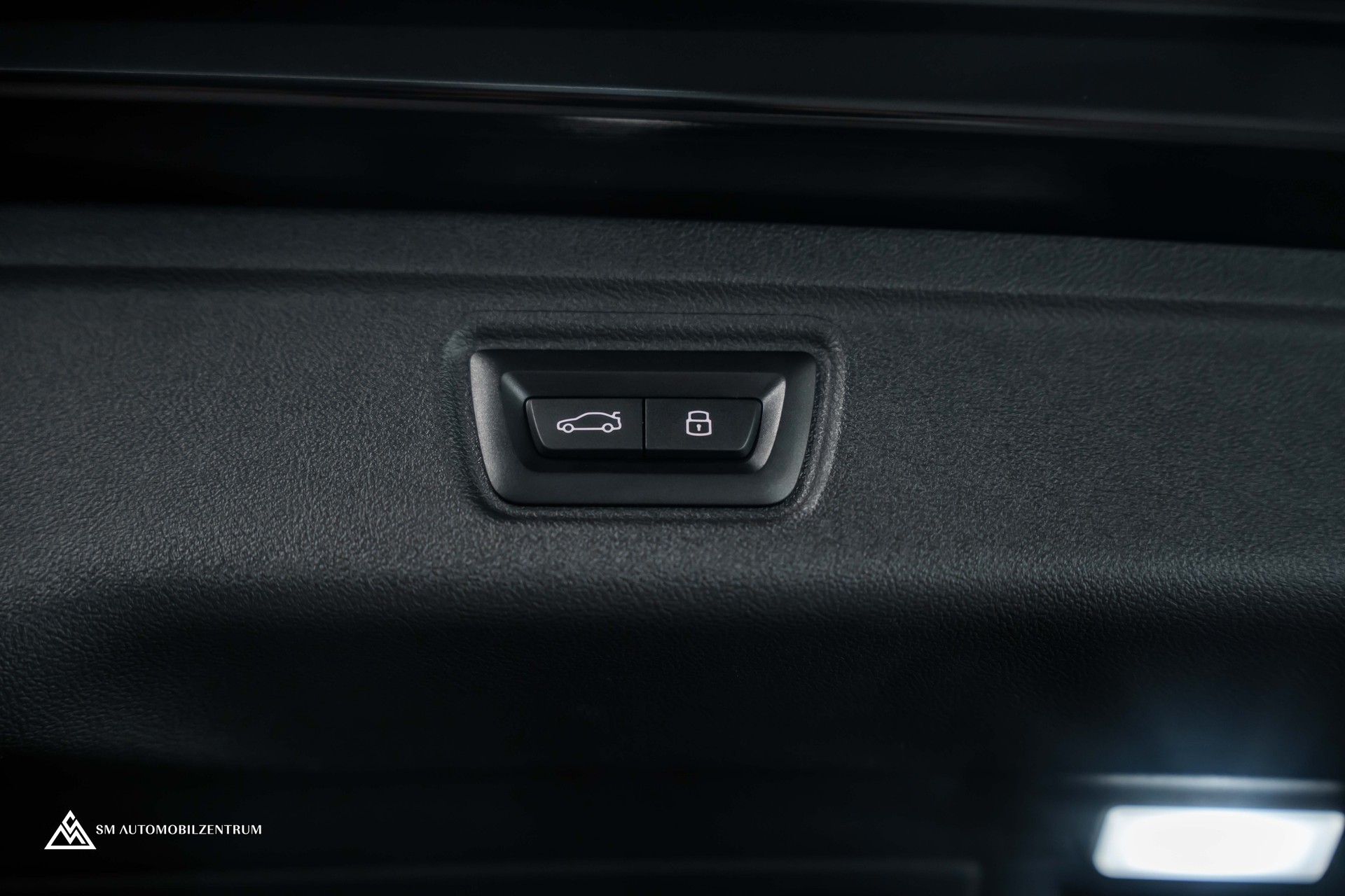 BMW M3 Competition xDrive Touring / Laserlight / 360° / Sitzbelüftung / Carbon Fibre-image-31