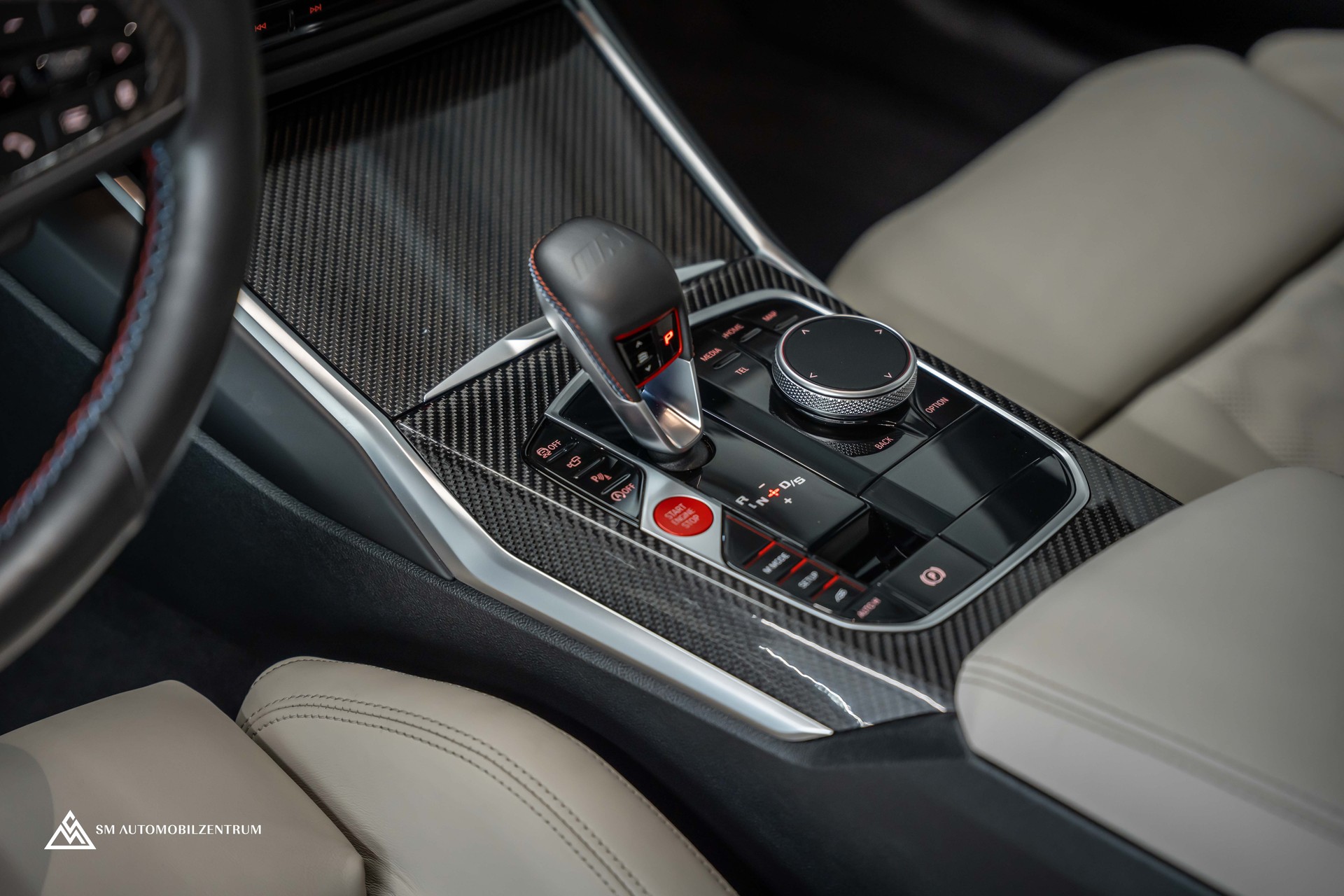 BMW M3 Competition xDrive Touring / Laserlight / 360° / Sitzbelüftung / Carbon Fibre-image-14