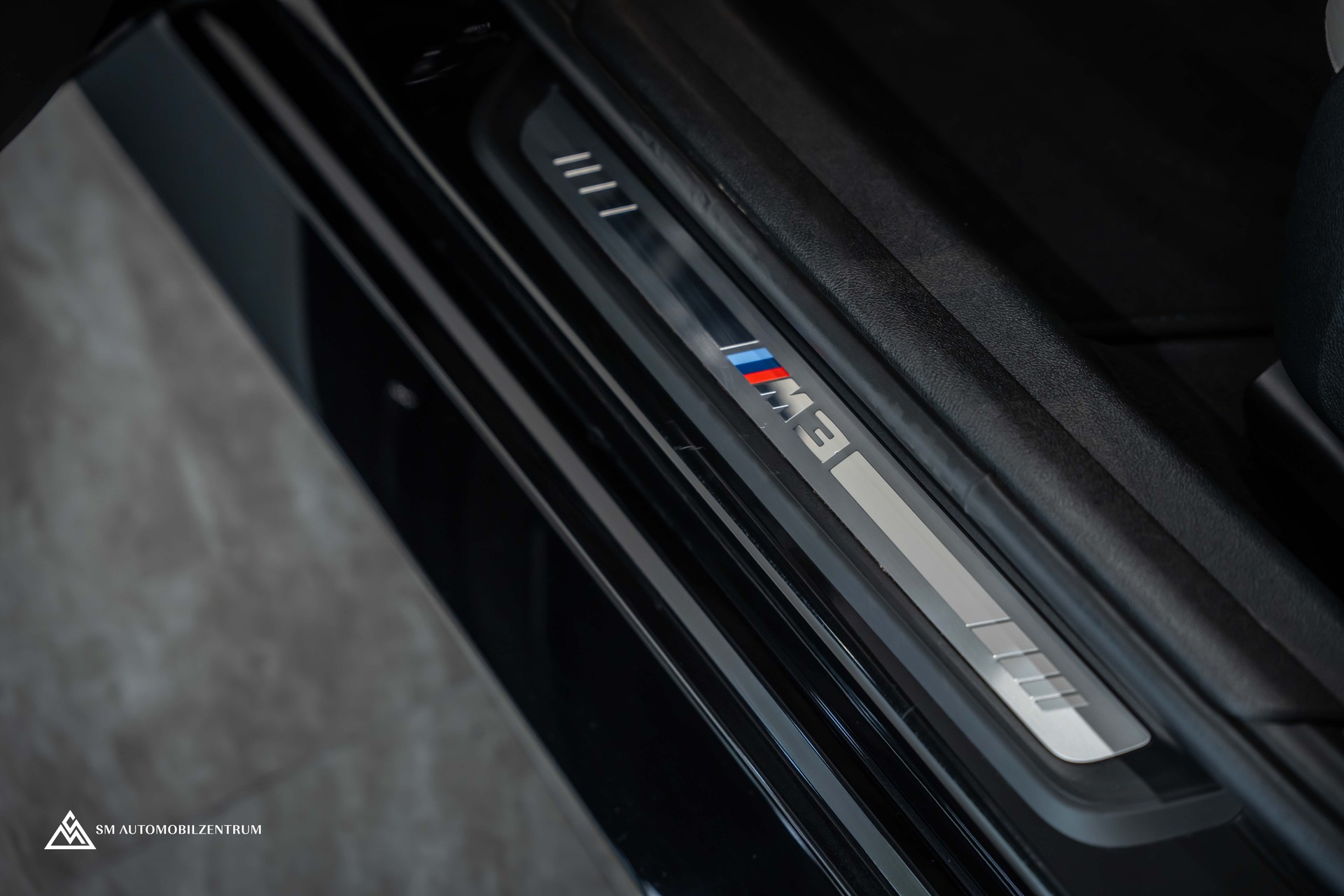 BMW M3 Competition xDrive Touring / Laserlight / 360° / Sitzbelüftung / Carbon Fibre-image-13