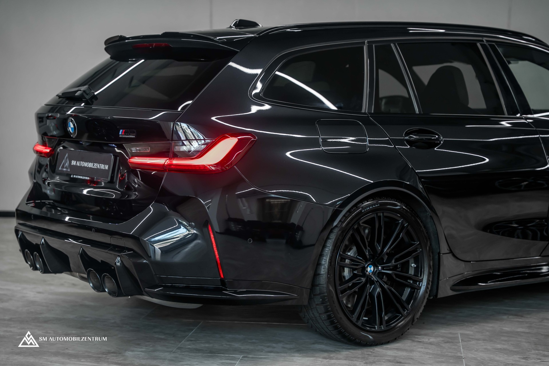 BMW M3 Competition xDrive Touring / Laserlight / 360° / Sitzbelüftung / Carbon Fibre-image-29