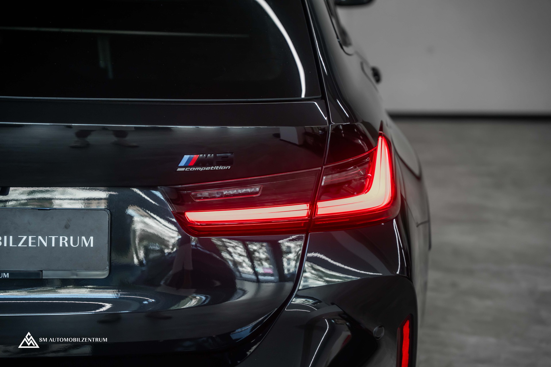 BMW M3 Competition xDrive Touring / Laserlight / 360° / Sitzbelüftung / Carbon Fibre-image-33