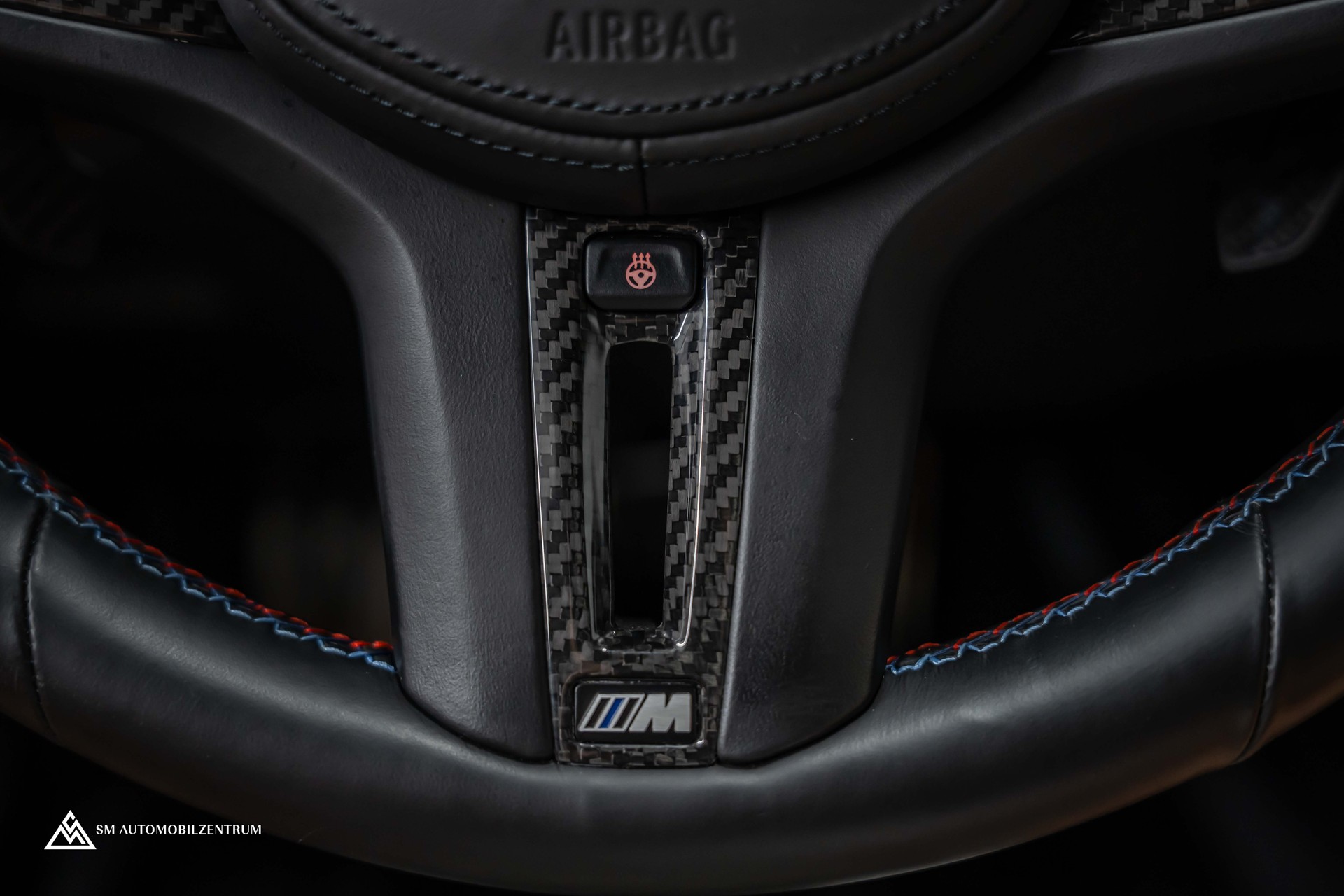 BMW M3 Competition xDrive Touring / Laserlight / 360° / Sitzbelüftung / Carbon Fibre-image-19