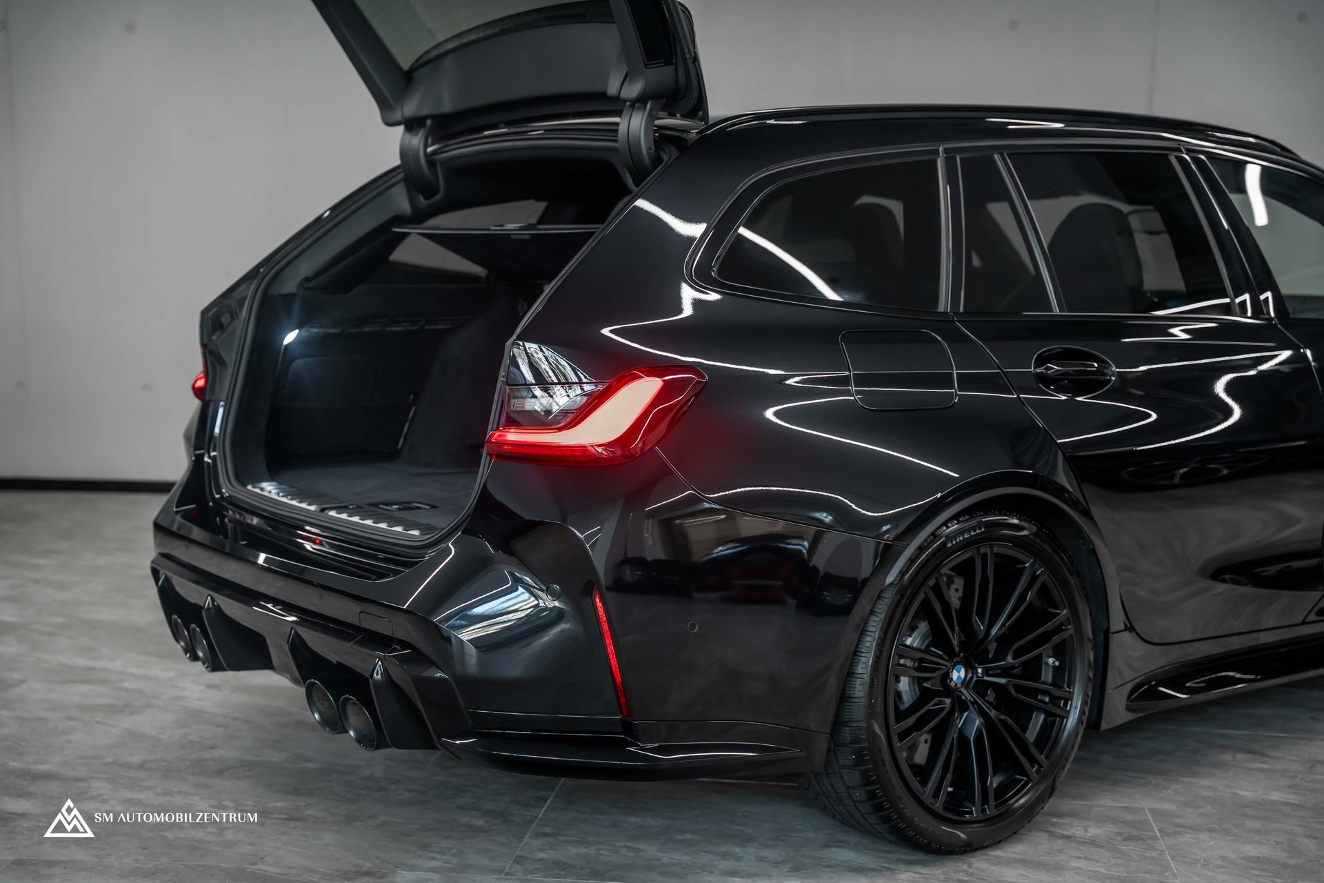 BMW M3 Competition xDrive Touring / Laserlight / 360° / Sitzbelüftung / Carbon Fibre-image-30