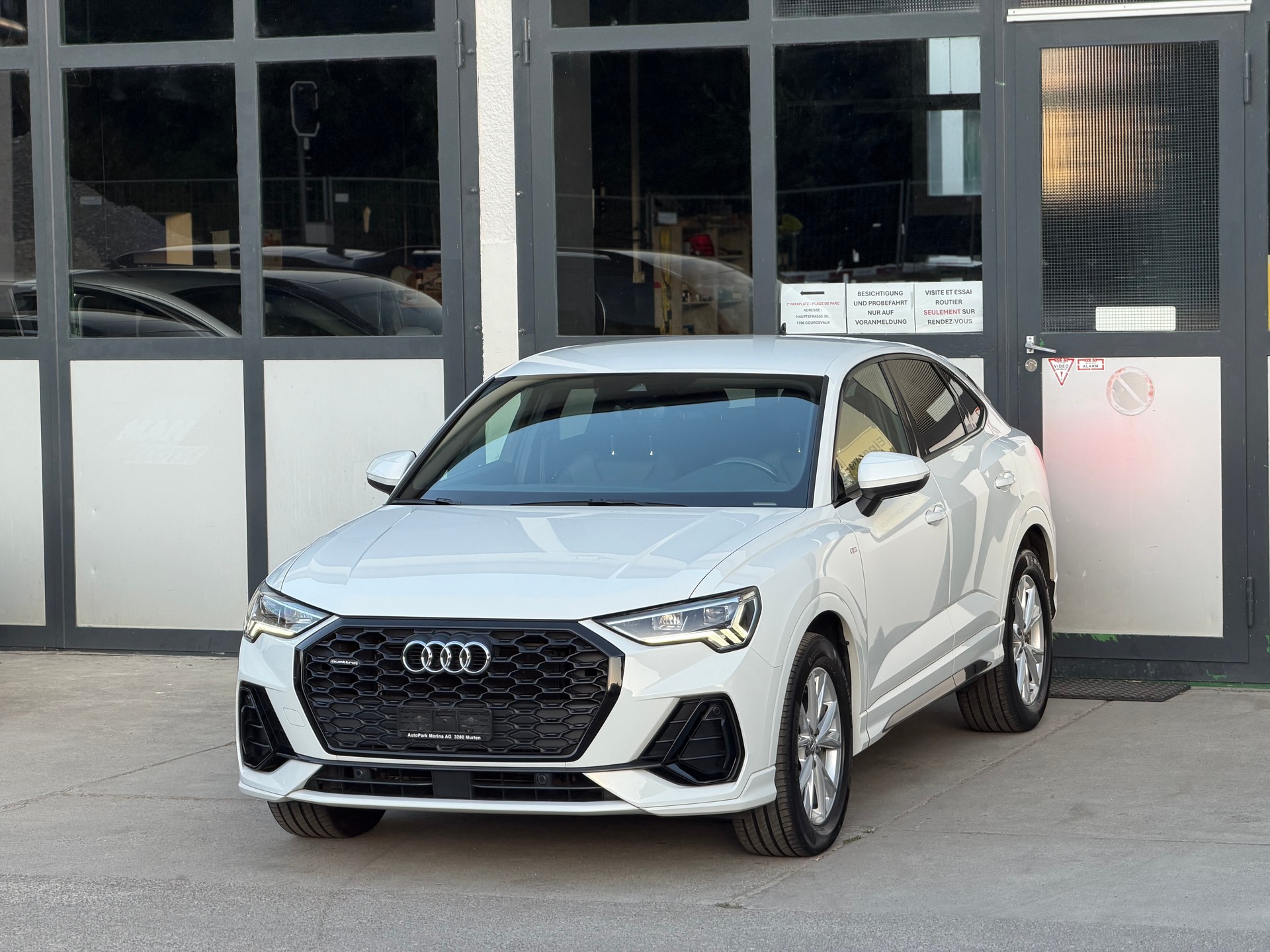 AUDI Q3 Sportback 35 TDI S line Attraction quattro S-tronic-showroom-element-1