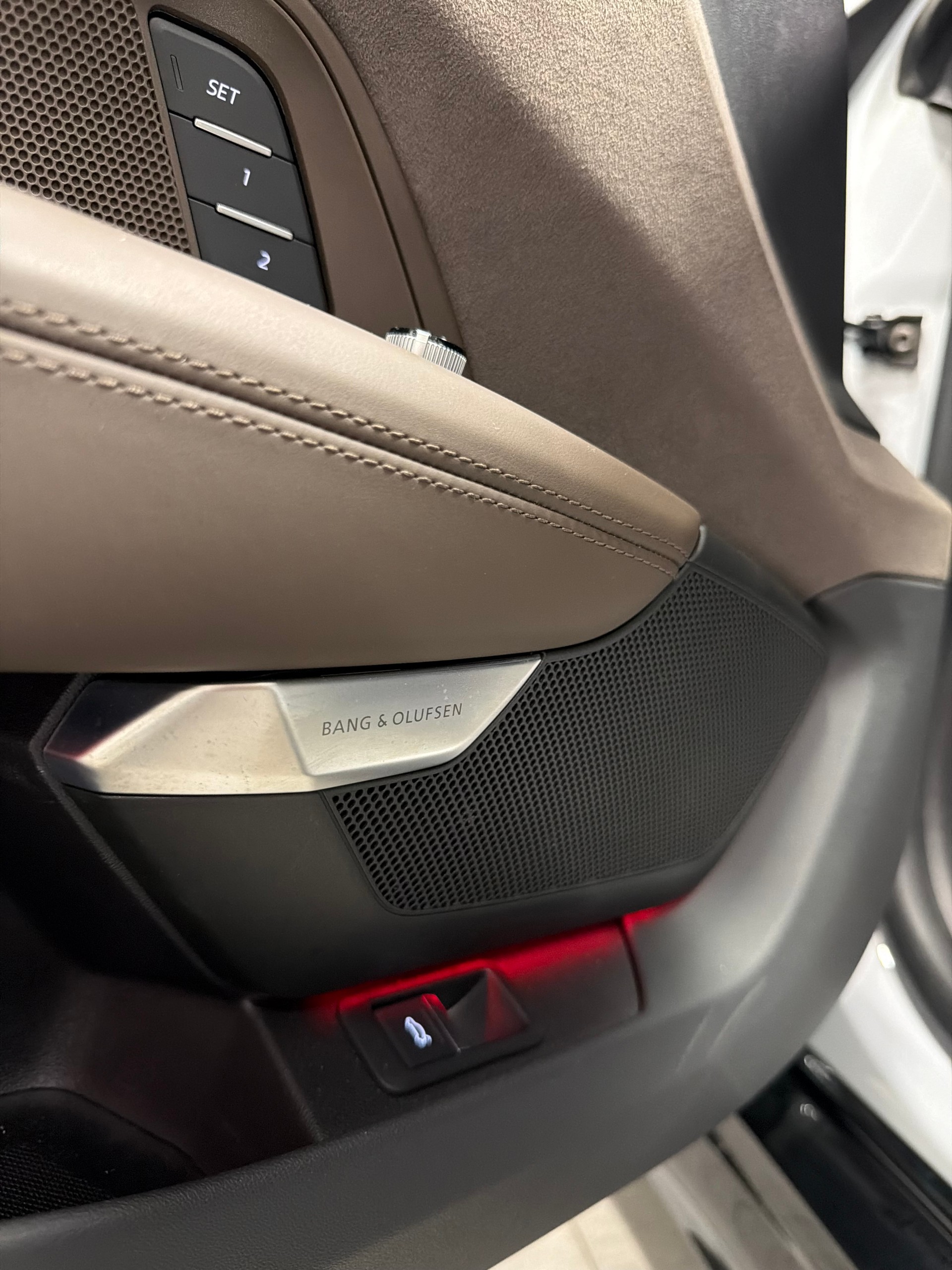 AUDI e-tron GT quattro-image-18