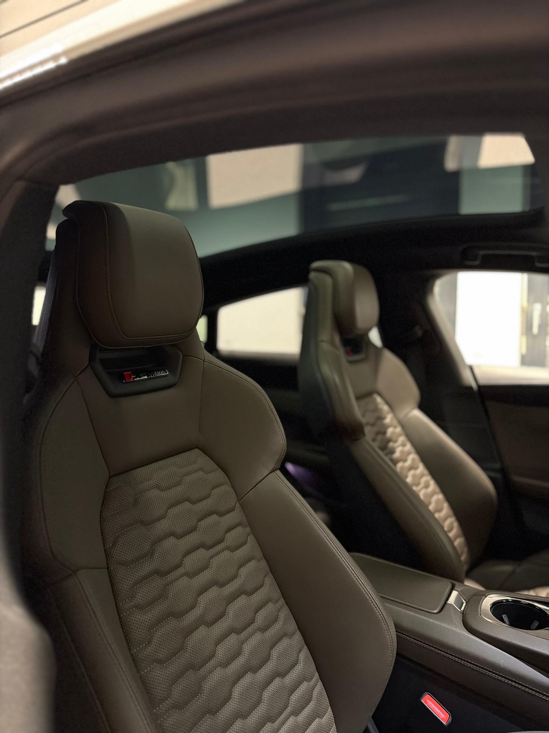 AUDI e-tron GT quattro-image-15