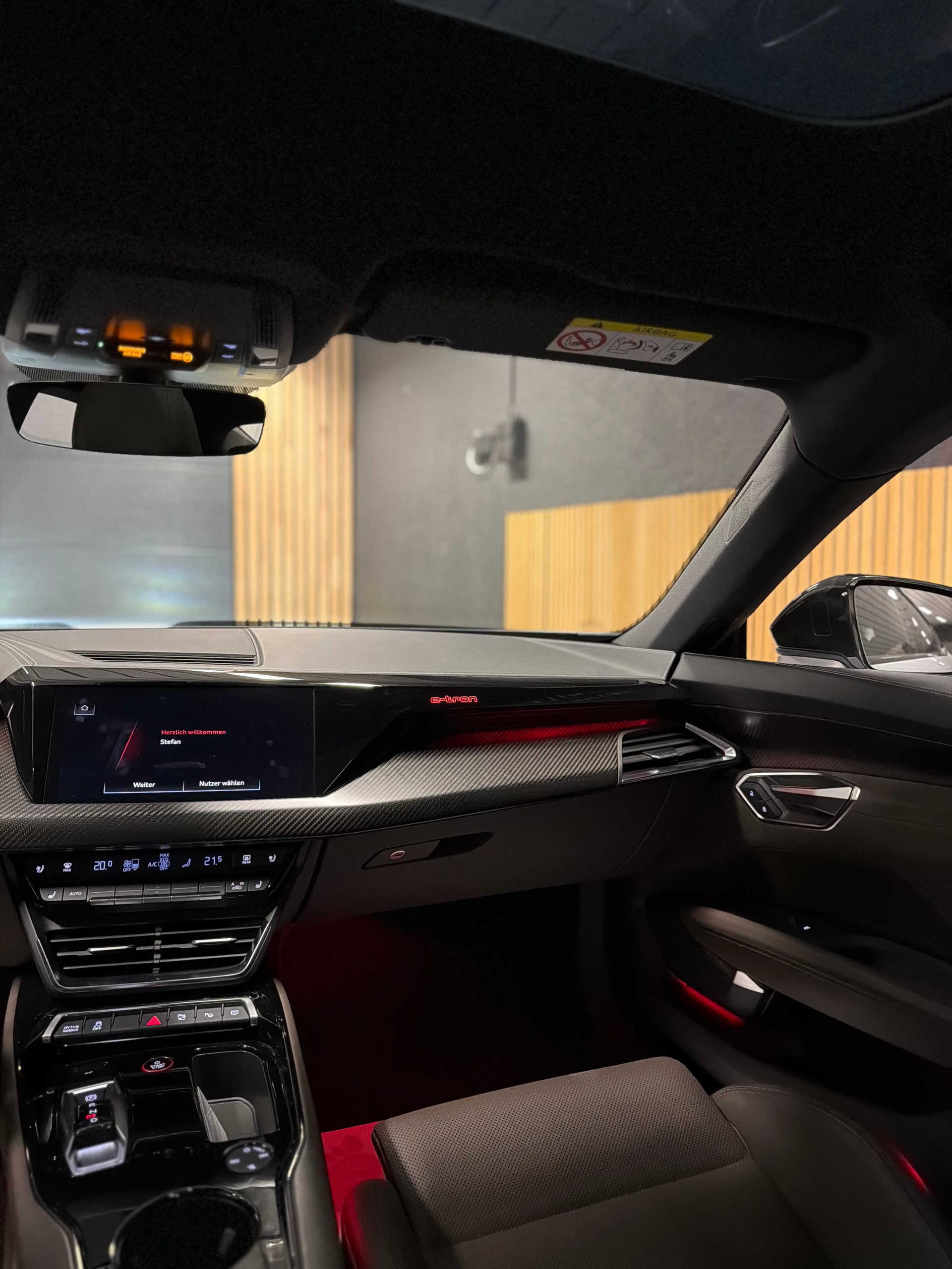 AUDI e-tron GT quattro-image-22
